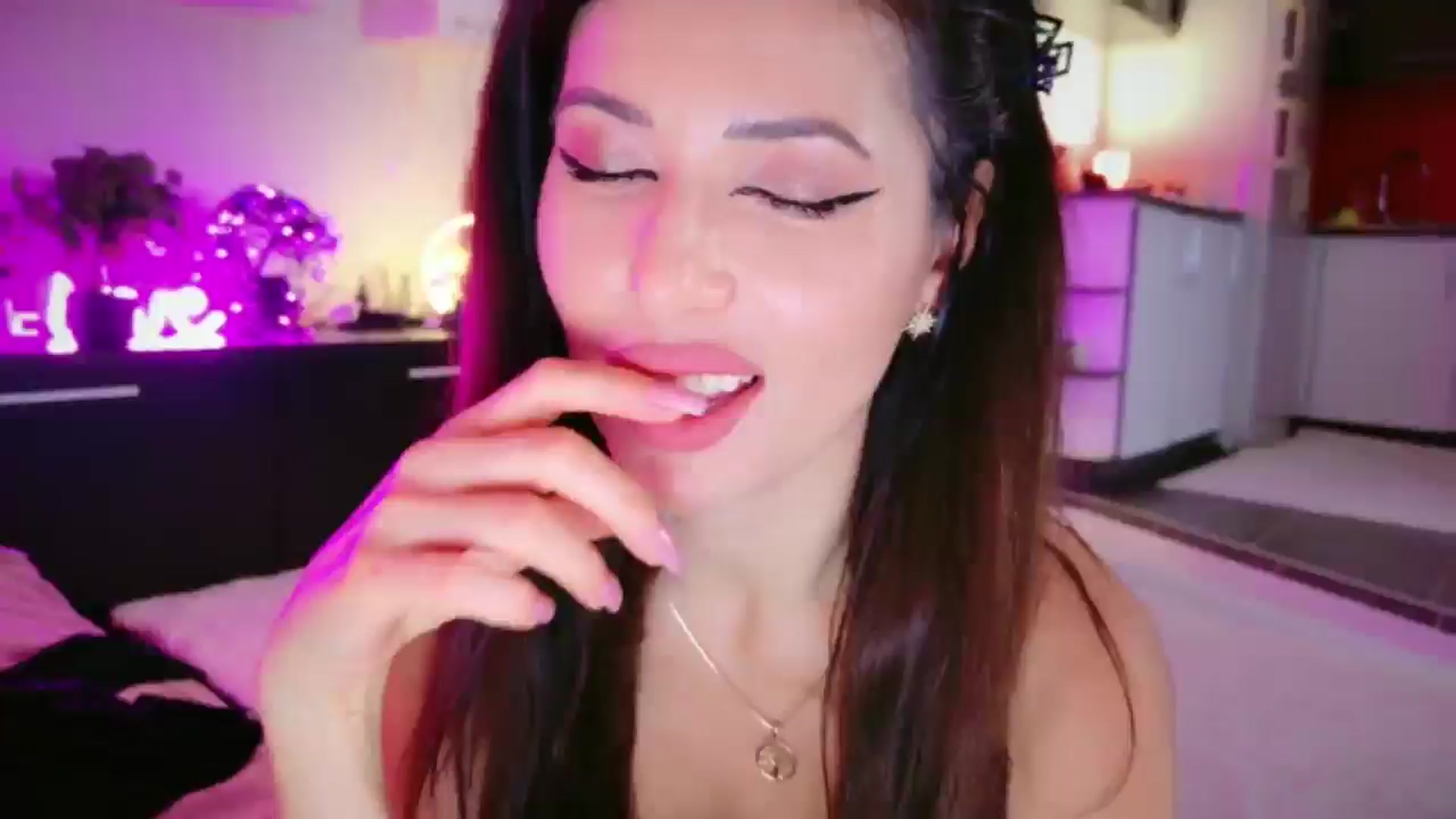 Gallery image thumbnail from SmileyTinaa's myfreecams stream on, 02/27/2026, 01:38 image 3 of 20