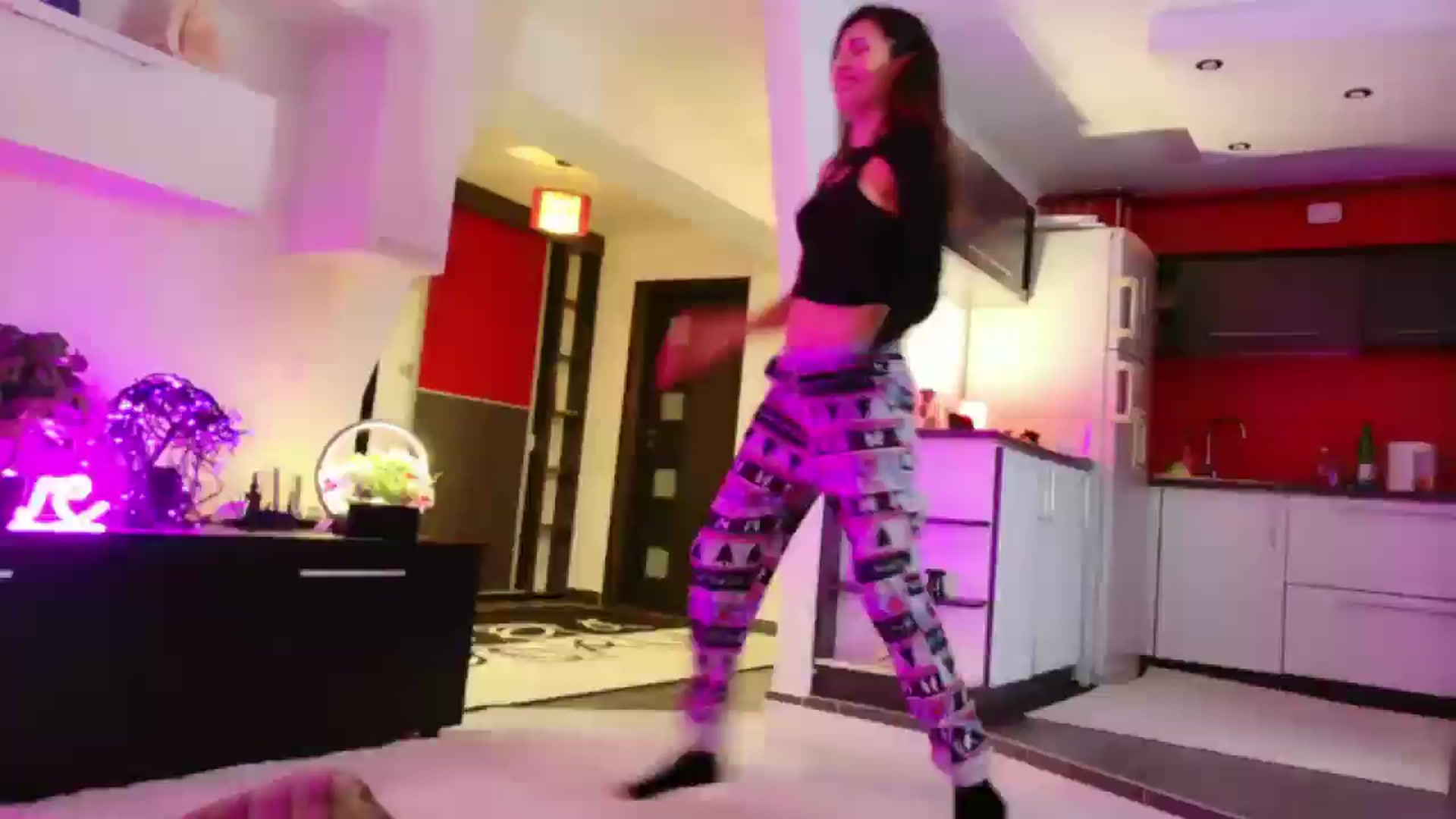 Gallery image thumbnail from SmileyTinaa's myfreecams stream on, 02/27/2026, 01:38 image 18 of 20