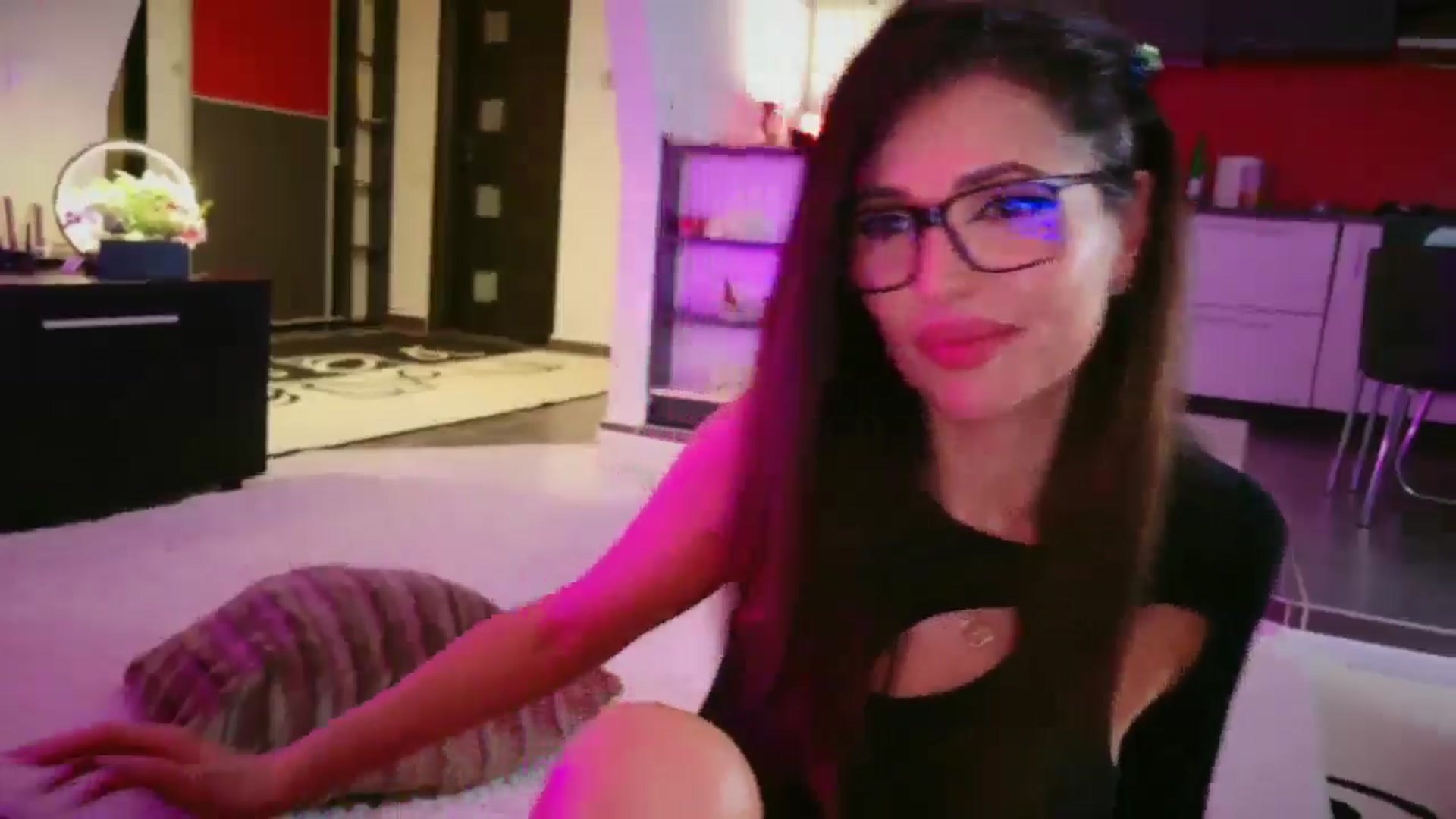 Gallery image thumbnail from SmileyTinaa's myfreecams stream on, 02/27/2026, 01:38 image 10 of 20