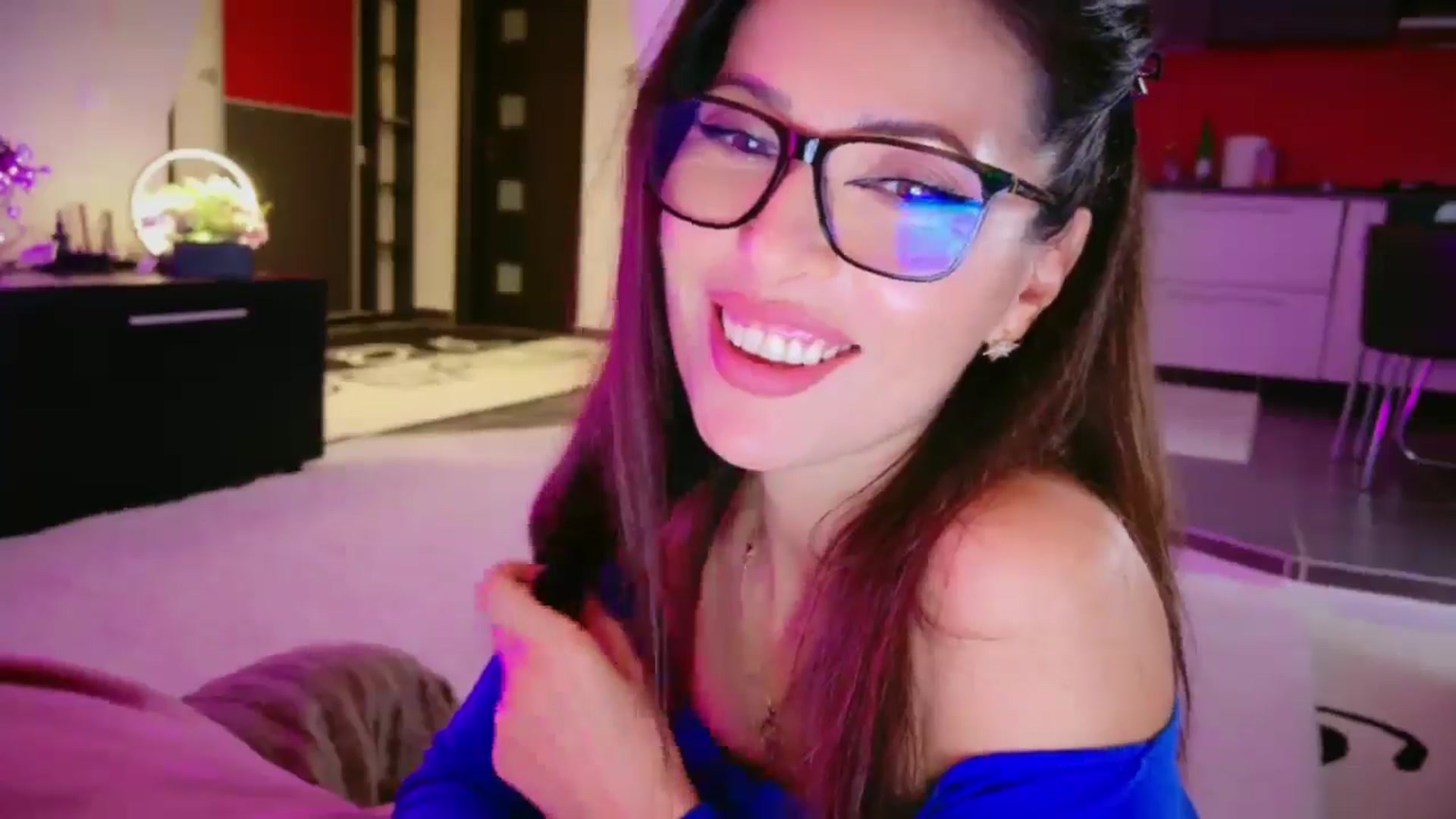 Gallery image thumbnail from SmileyTinaa's myfreecams stream on, 02/27/2026, 03:49 image 19 of 20