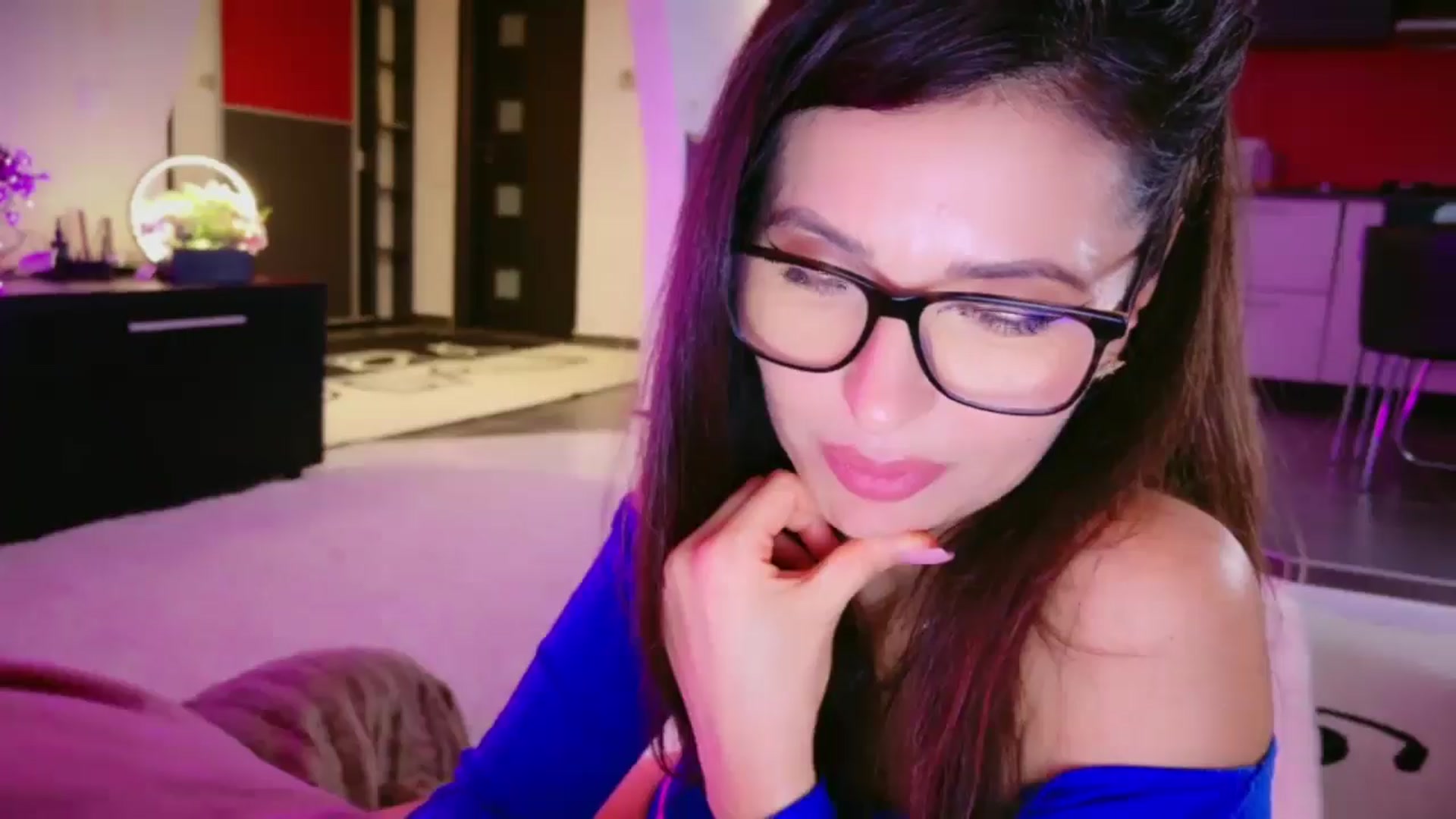 Gallery image thumbnail from SmileyTinaa's myfreecams stream on, 02/27/2026, 03:49 image 18 of 20