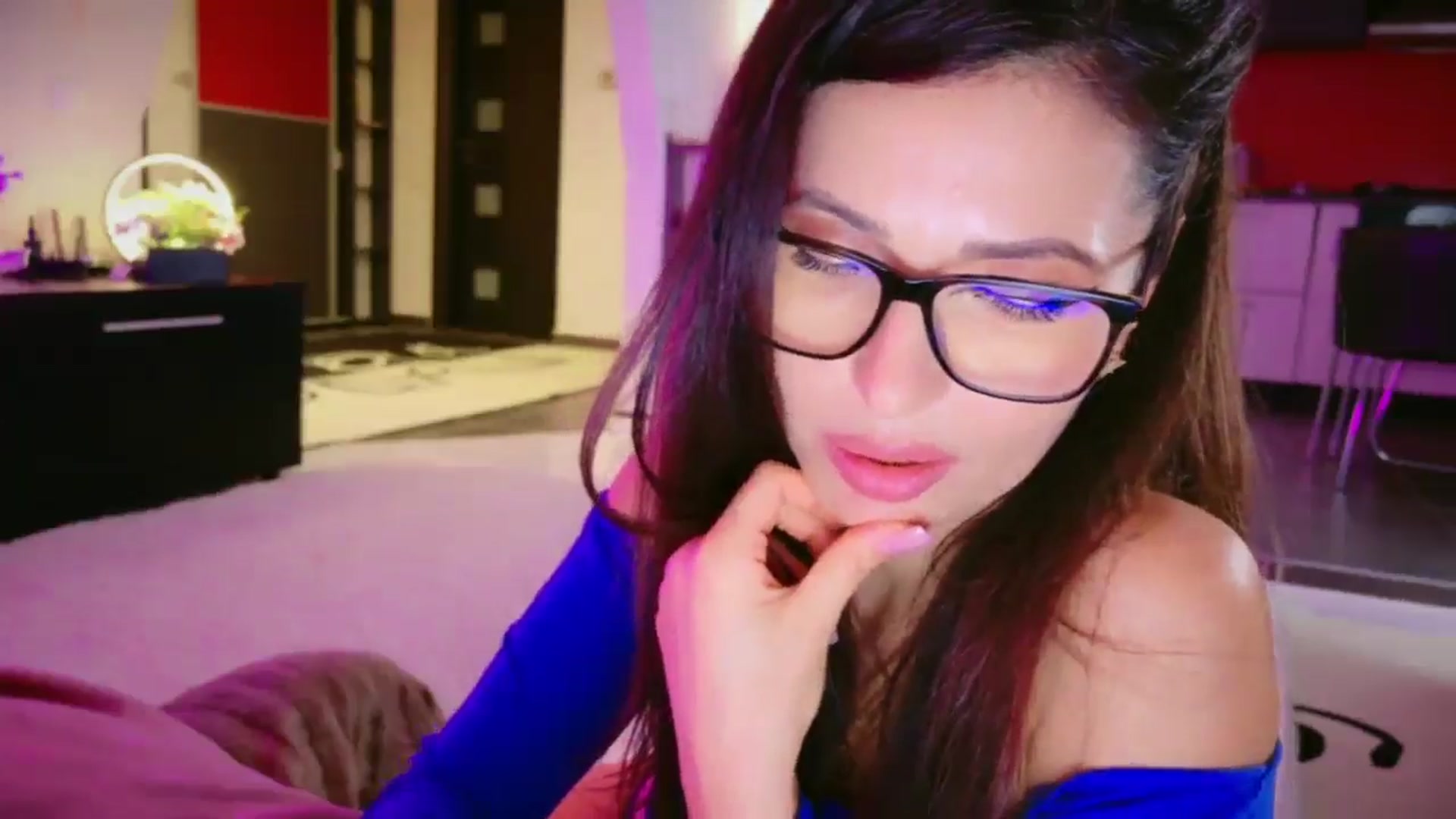 Gallery image thumbnail from SmileyTinaa's myfreecams stream on, 02/27/2026, 03:49 image 8 of 20