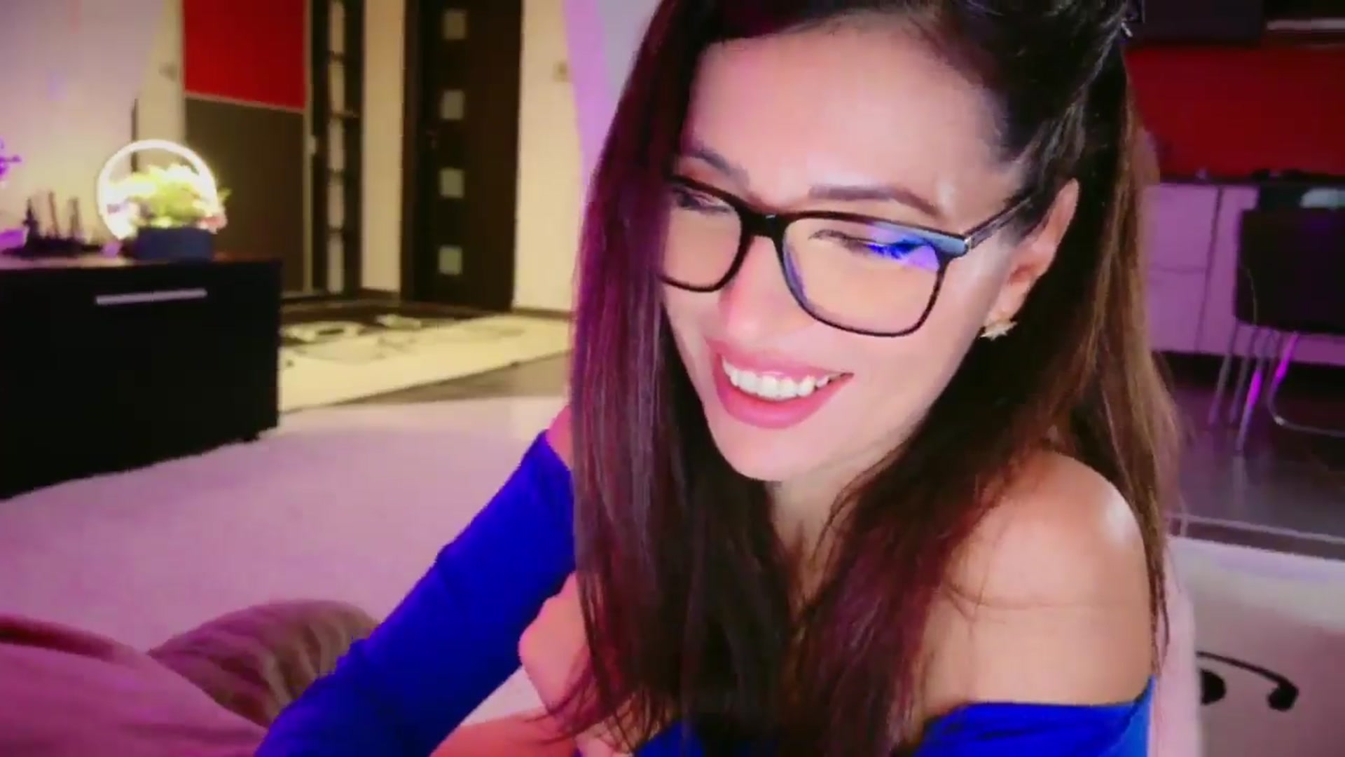 Gallery image thumbnail from SmileyTinaa's myfreecams stream on, 02/27/2026, 03:49 image 10 of 20