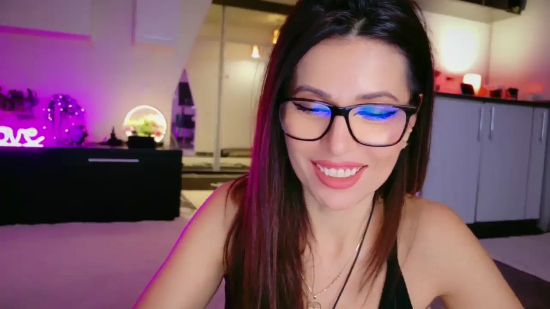 Gallery image thumbnail from SmileyTinaa's myfreecams stream on, 02/28/2026, 24:03 image 2 of 20