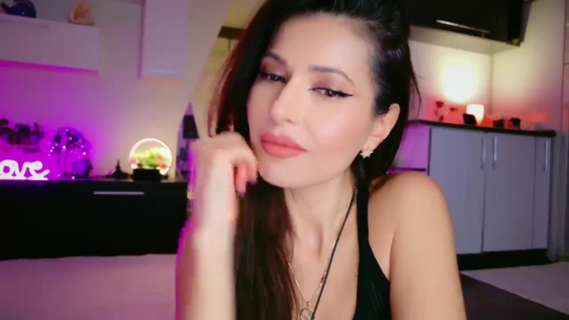 Gallery image thumbnail from SmileyTinaa's myfreecams stream on, 02/28/2026, 24:03 image 3 of 20