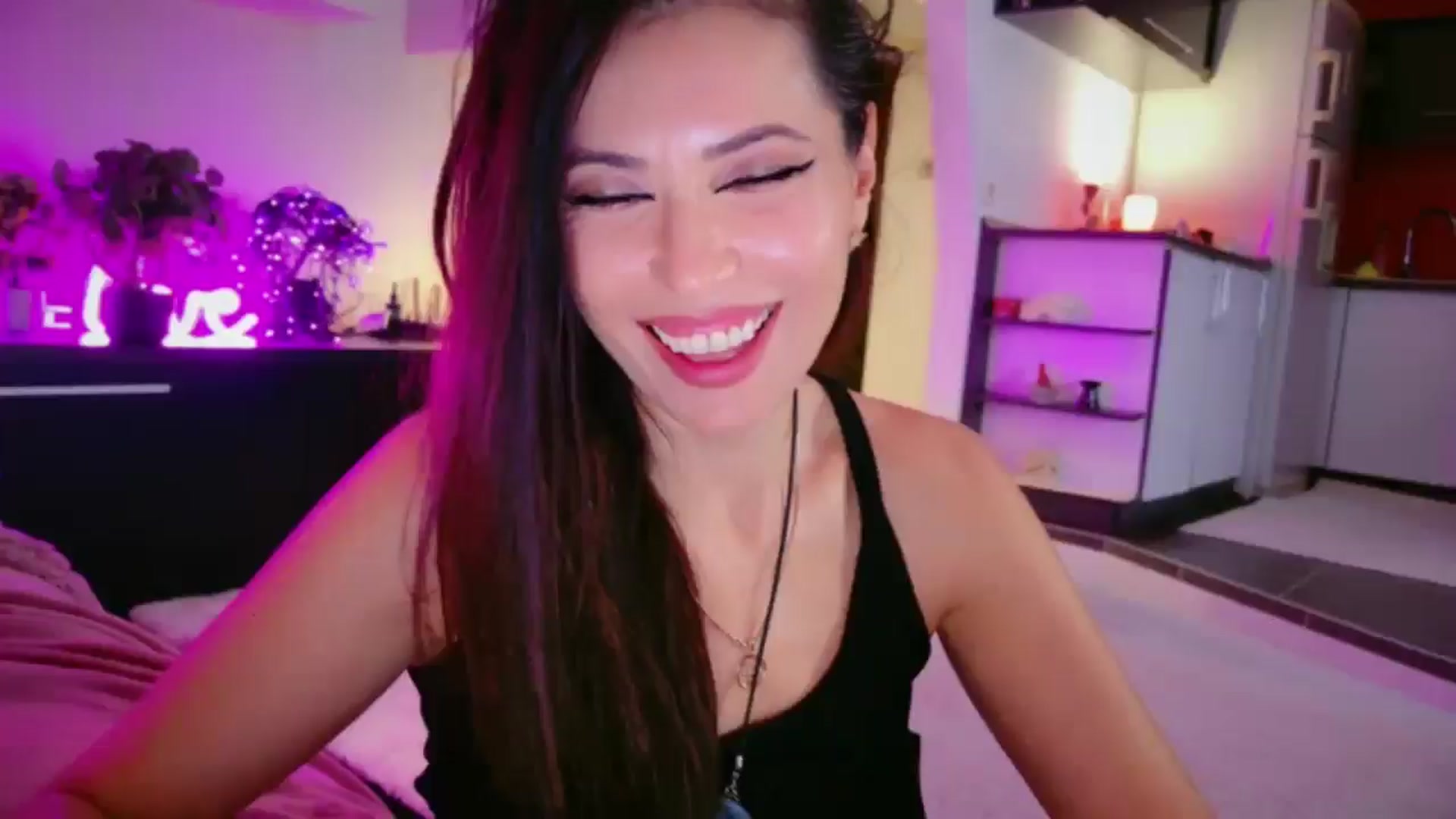Gallery image thumbnail from SmileyTinaa's myfreecams stream on, 02/28/2026, 02:18 image 10 of 20