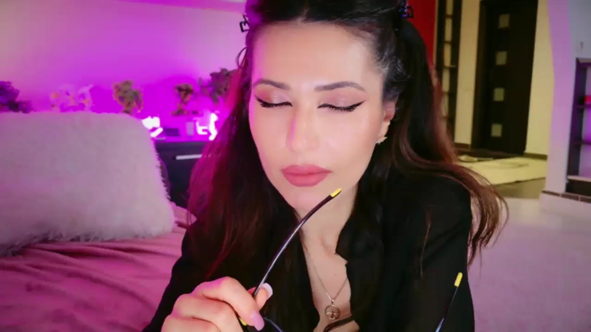 Gallery image thumbnail from SmileyTinaa's myfreecams stream on, 03/05/2026, 22:39 image 17 of 20
