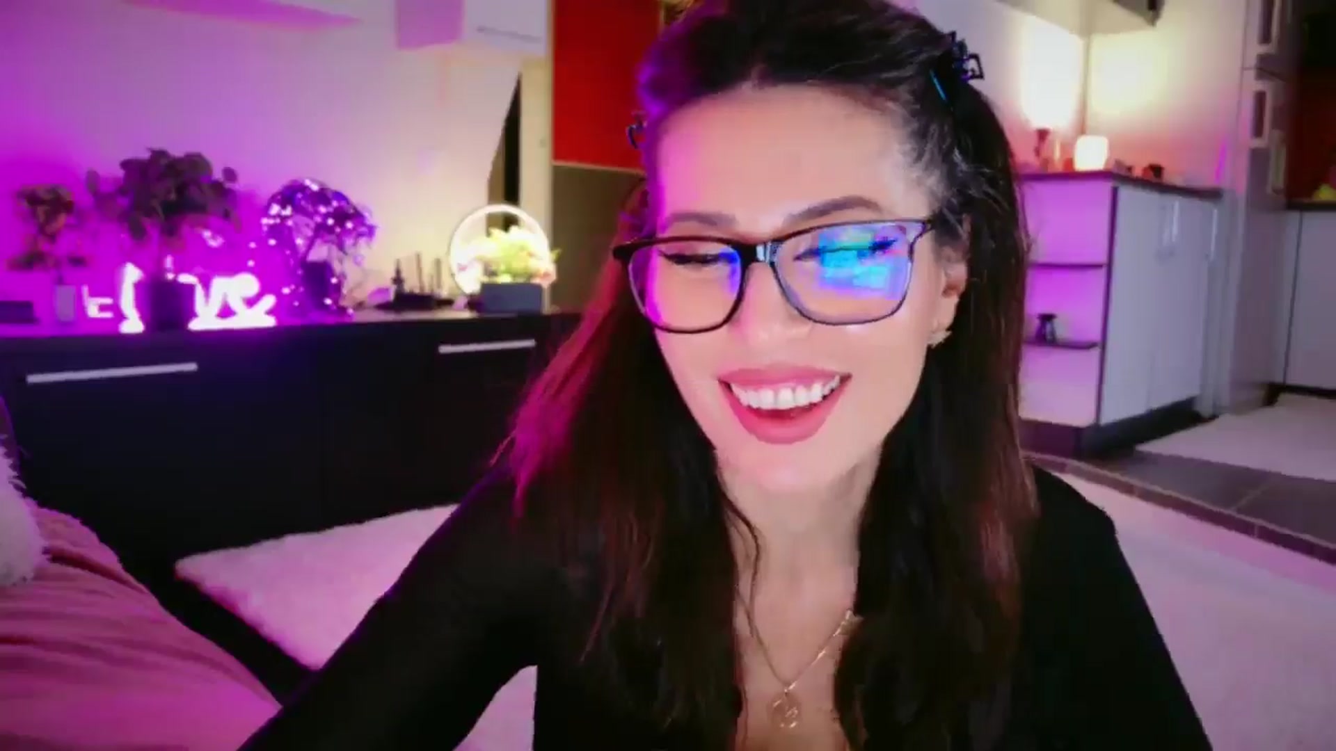 Gallery image thumbnail from SmileyTinaa's myfreecams stream on, 03/05/2026, 22:39 image 3 of 20