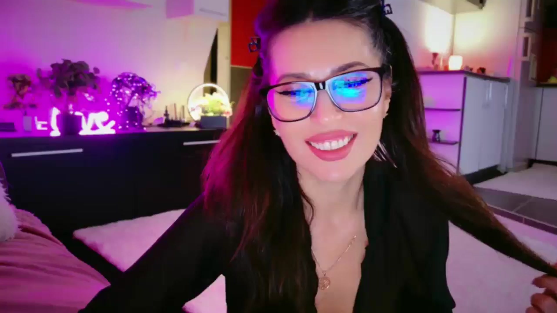 Gallery image thumbnail from SmileyTinaa's myfreecams stream on, 03/05/2026, 22:39 image 6 of 20