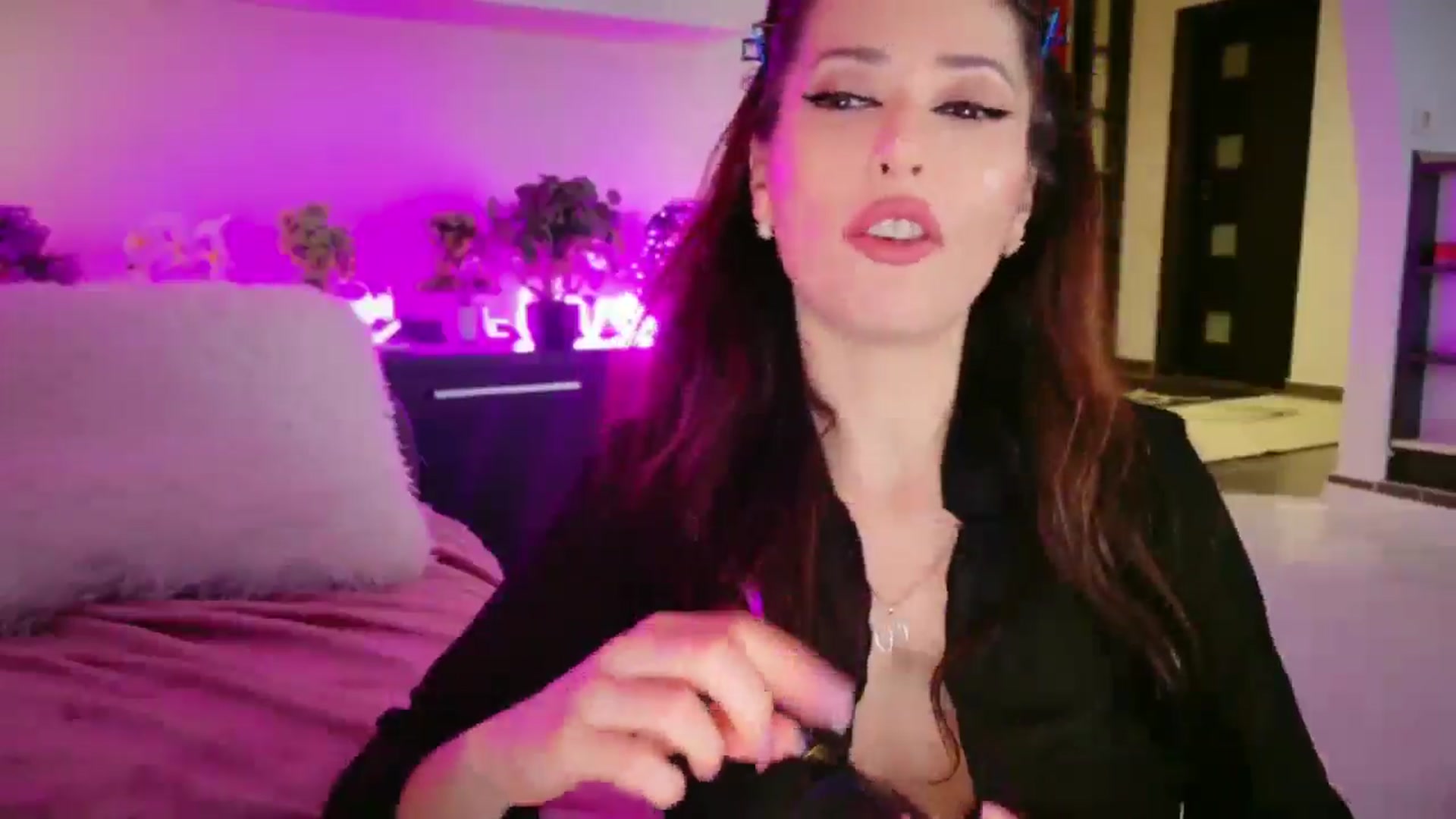 Gallery image thumbnail from SmileyTinaa's myfreecams stream on, 03/05/2026, 22:39 image 18 of 20