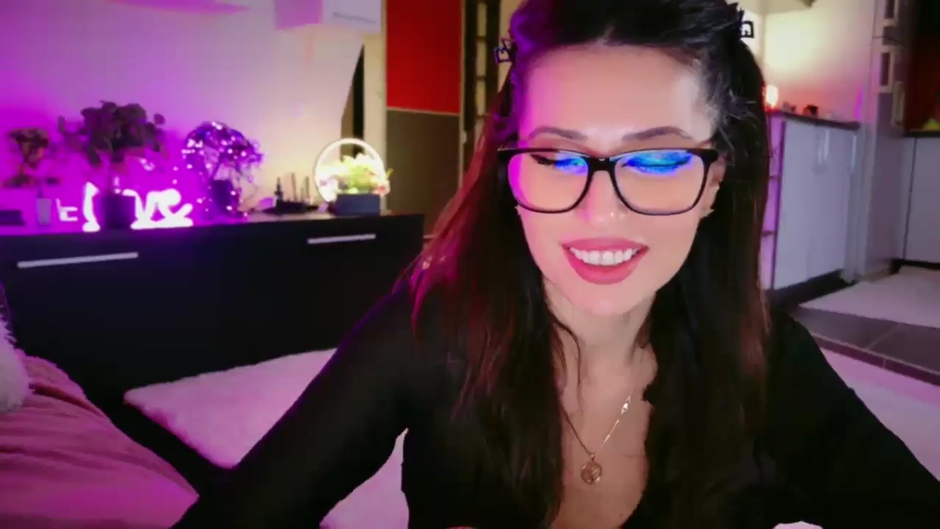 Gallery image thumbnail from SmileyTinaa's myfreecams stream on, 03/05/2026, 22:39 image 2 of 20
