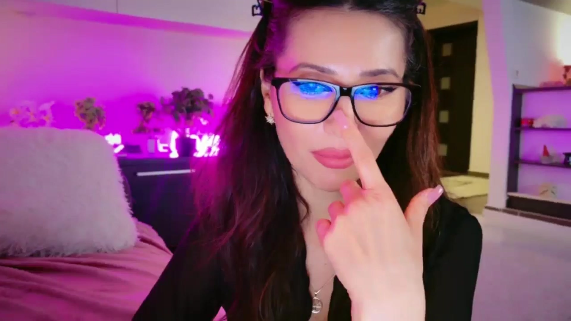 Gallery image thumbnail from SmileyTinaa's myfreecams stream on, 03/05/2026, 22:39 image 19 of 20