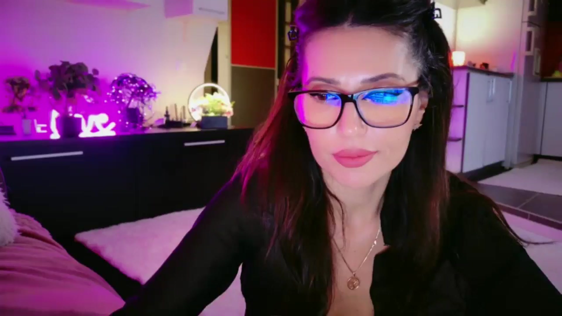 Gallery image thumbnail from SmileyTinaa's myfreecams stream on, 03/05/2026, 22:39 image 1 of 20