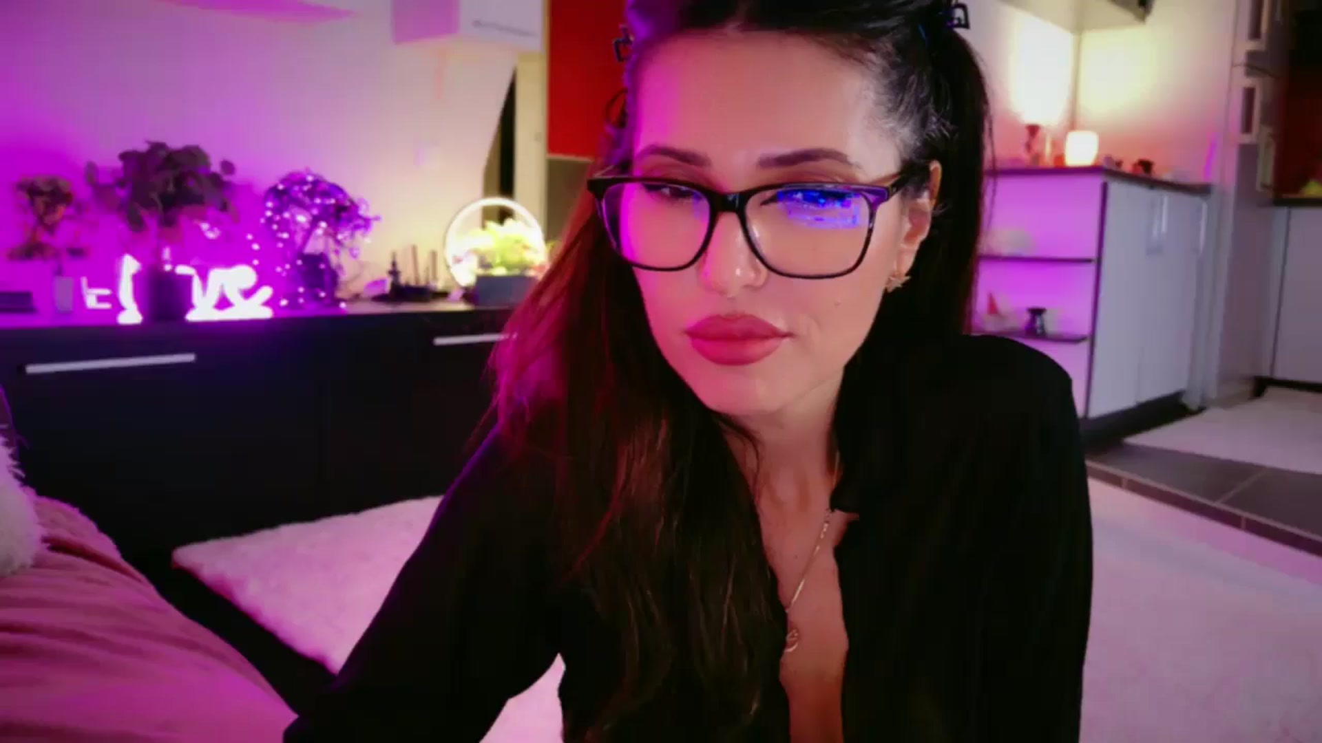 Gallery image thumbnail from SmileyTinaa's myfreecams stream on, 03/05/2026, 22:39 image 8 of 20