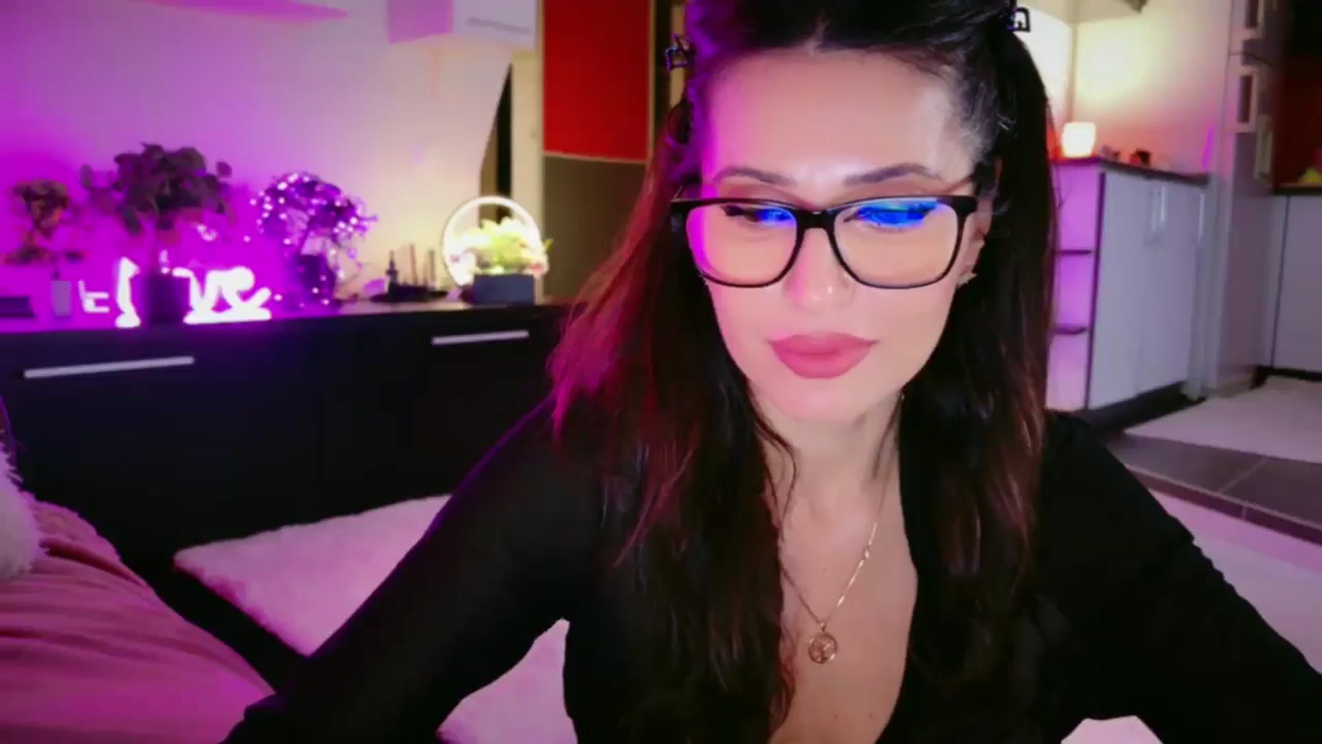 Gallery image thumbnail from SmileyTinaa's myfreecams stream on, 03/05/2026, 22:39 image 7 of 20