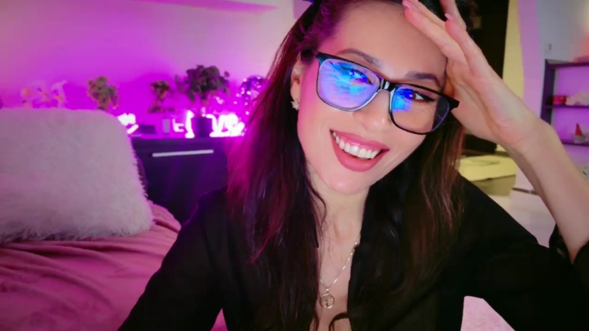 Gallery image thumbnail from SmileyTinaa's myfreecams stream on, 03/05/2026, 22:39 image 14 of 20