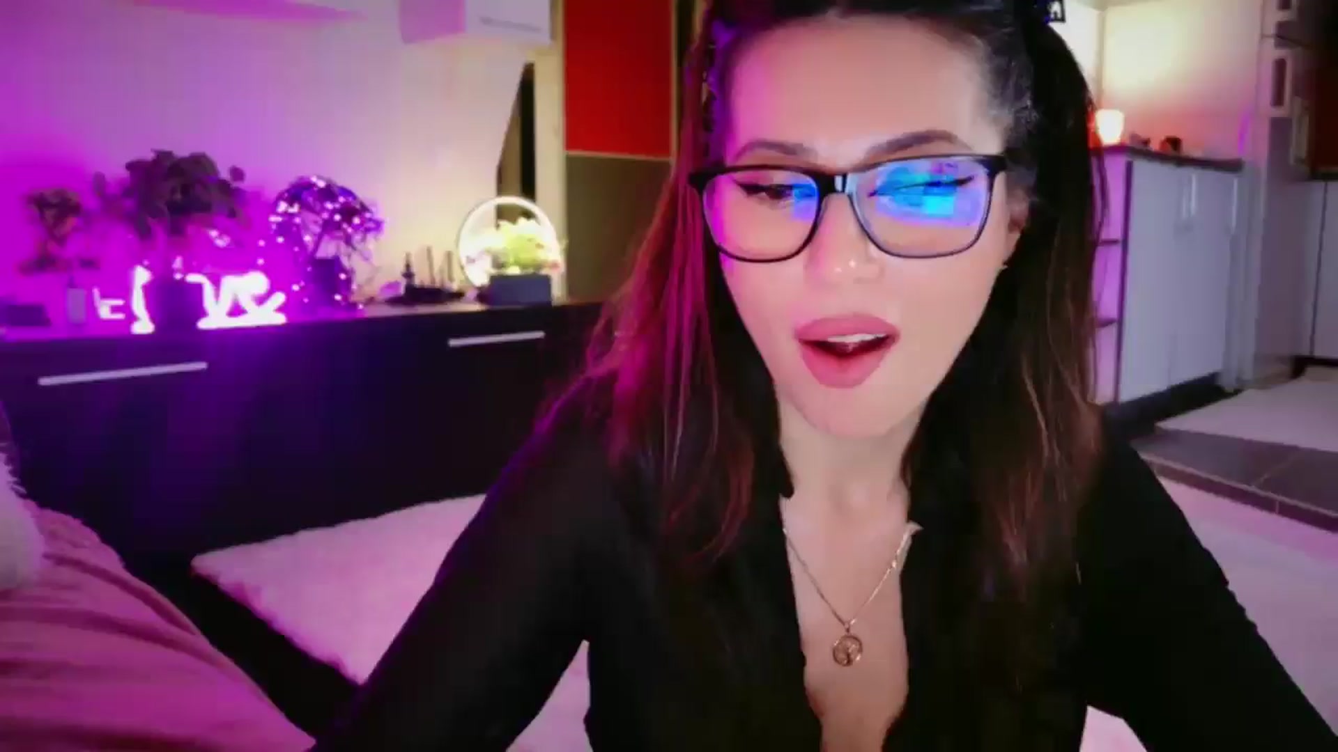 Gallery image thumbnail from SmileyTinaa's myfreecams stream on, 03/06/2026, 03:49 image 1 of 20