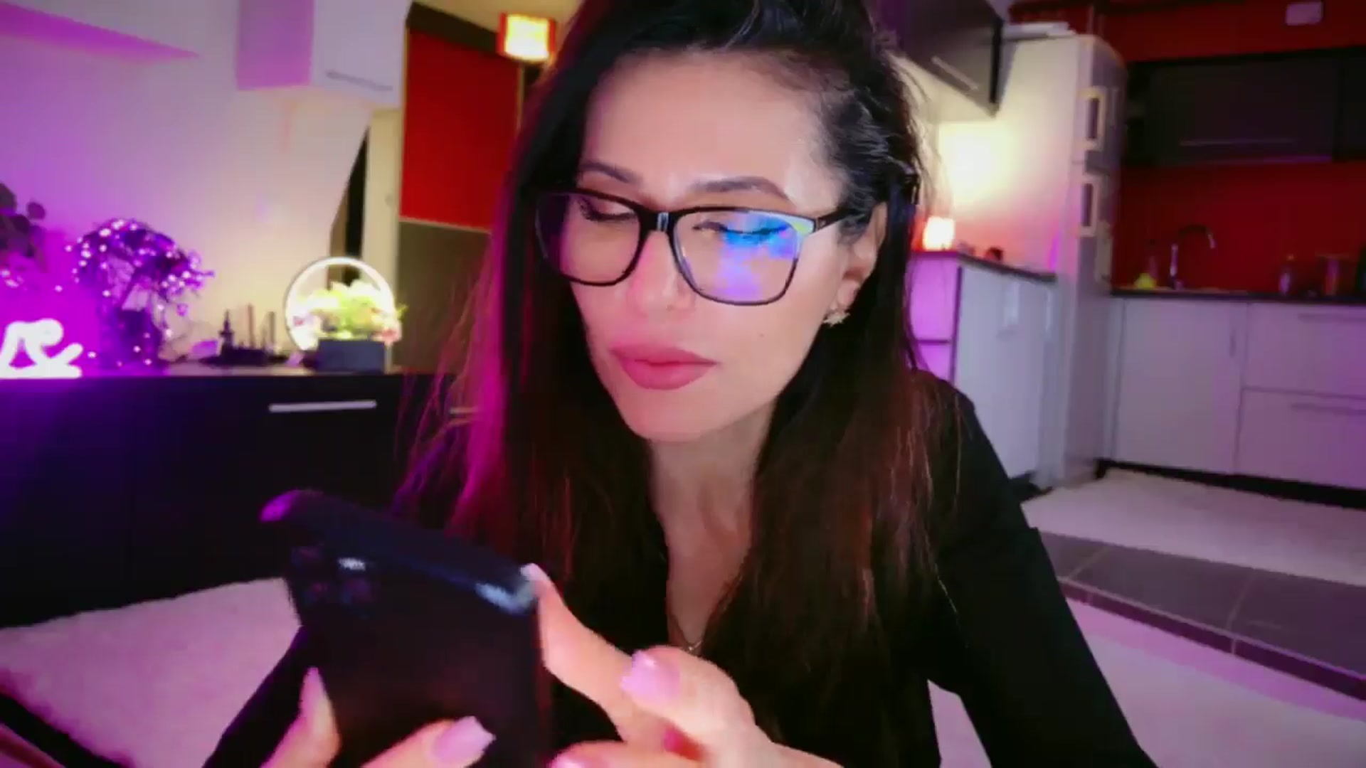 Gallery image thumbnail from SmileyTinaa's myfreecams stream on, 03/06/2026, 03:49 image 16 of 20
