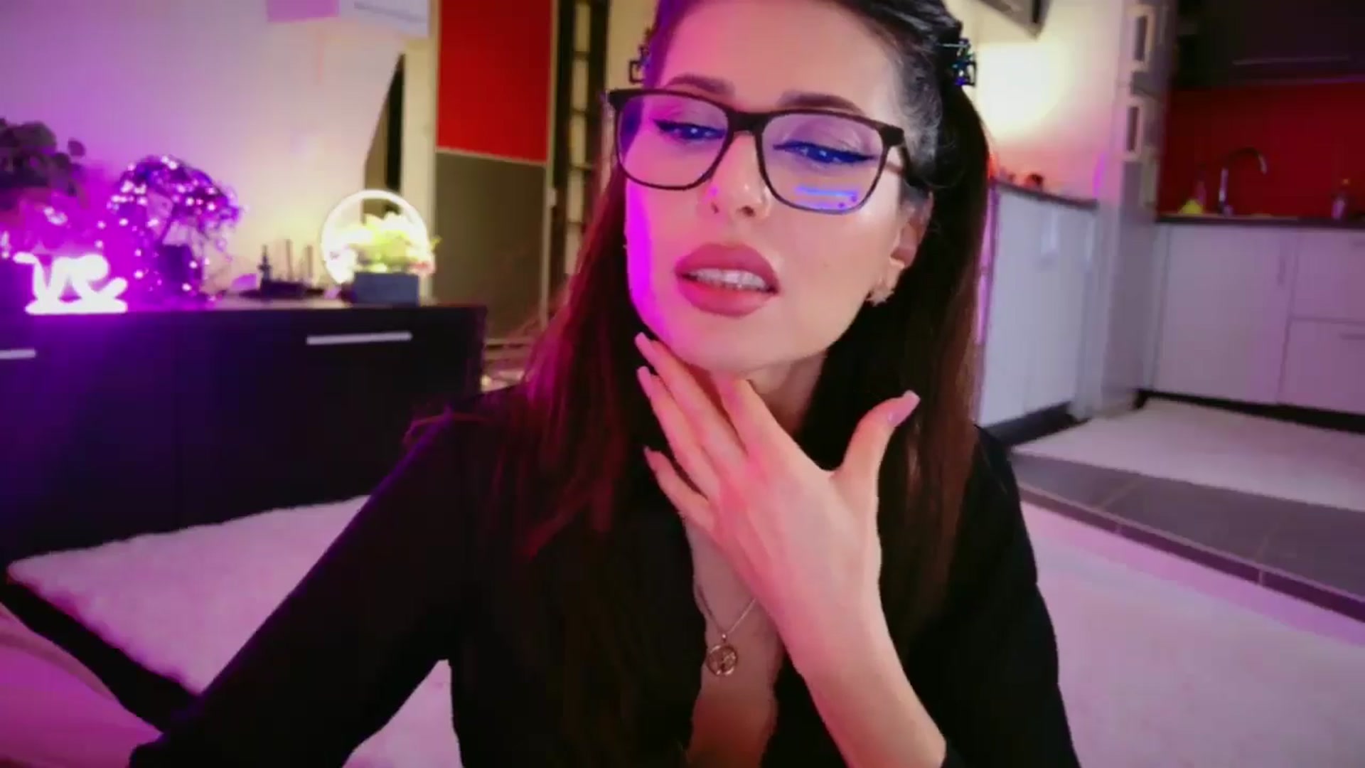 Gallery image thumbnail from SmileyTinaa's myfreecams stream on, 03/06/2026, 03:49 image 7 of 20