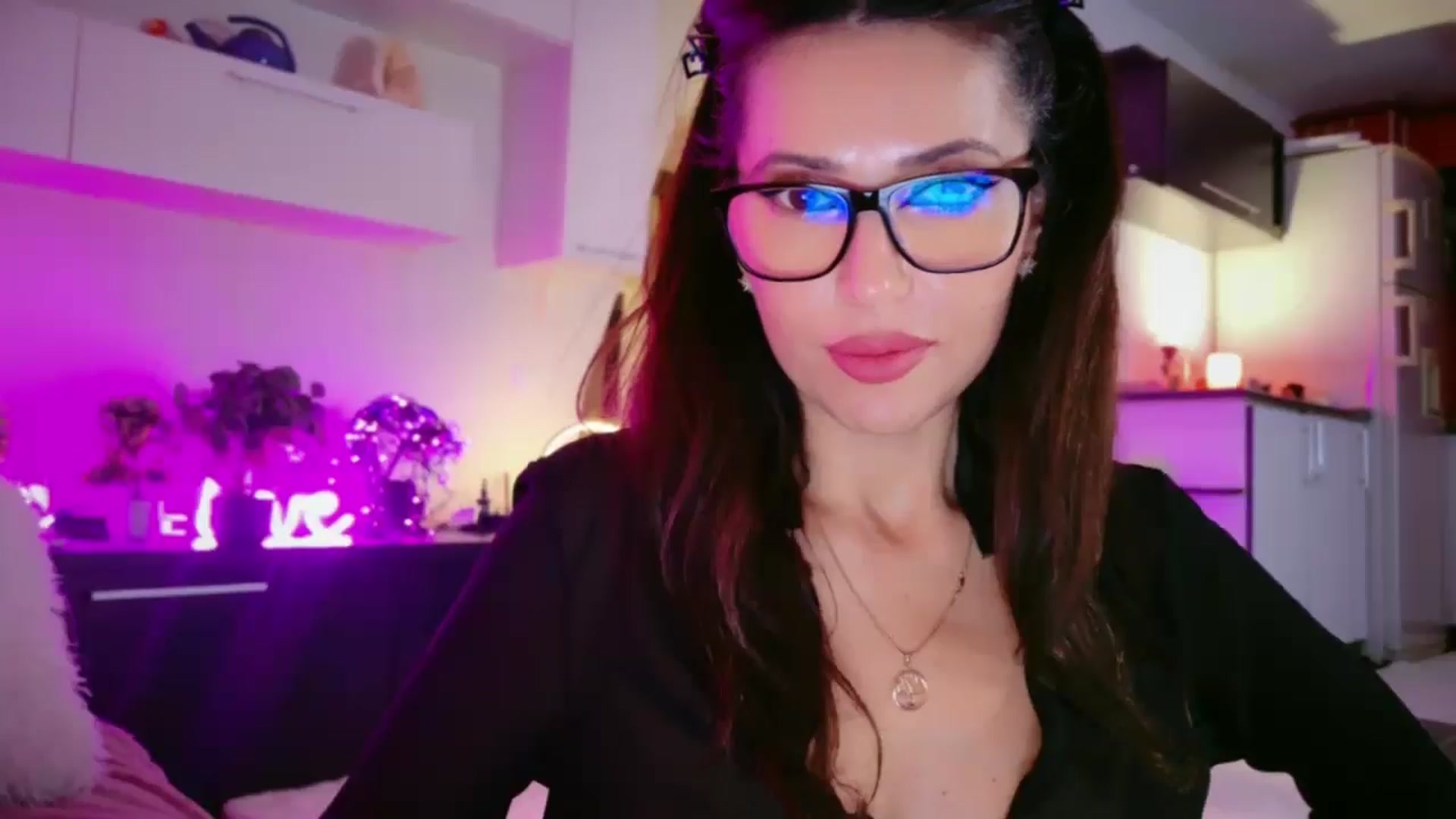 Gallery image thumbnail from SmileyTinaa's myfreecams stream on, 03/06/2026, 03:49 image 5 of 20