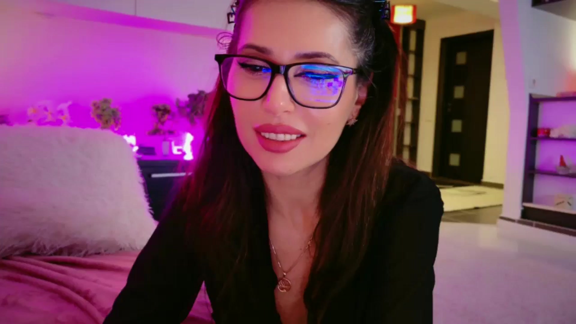 Gallery image thumbnail from SmileyTinaa's myfreecams stream on, 03/06/2026, 03:49 image 8 of 20