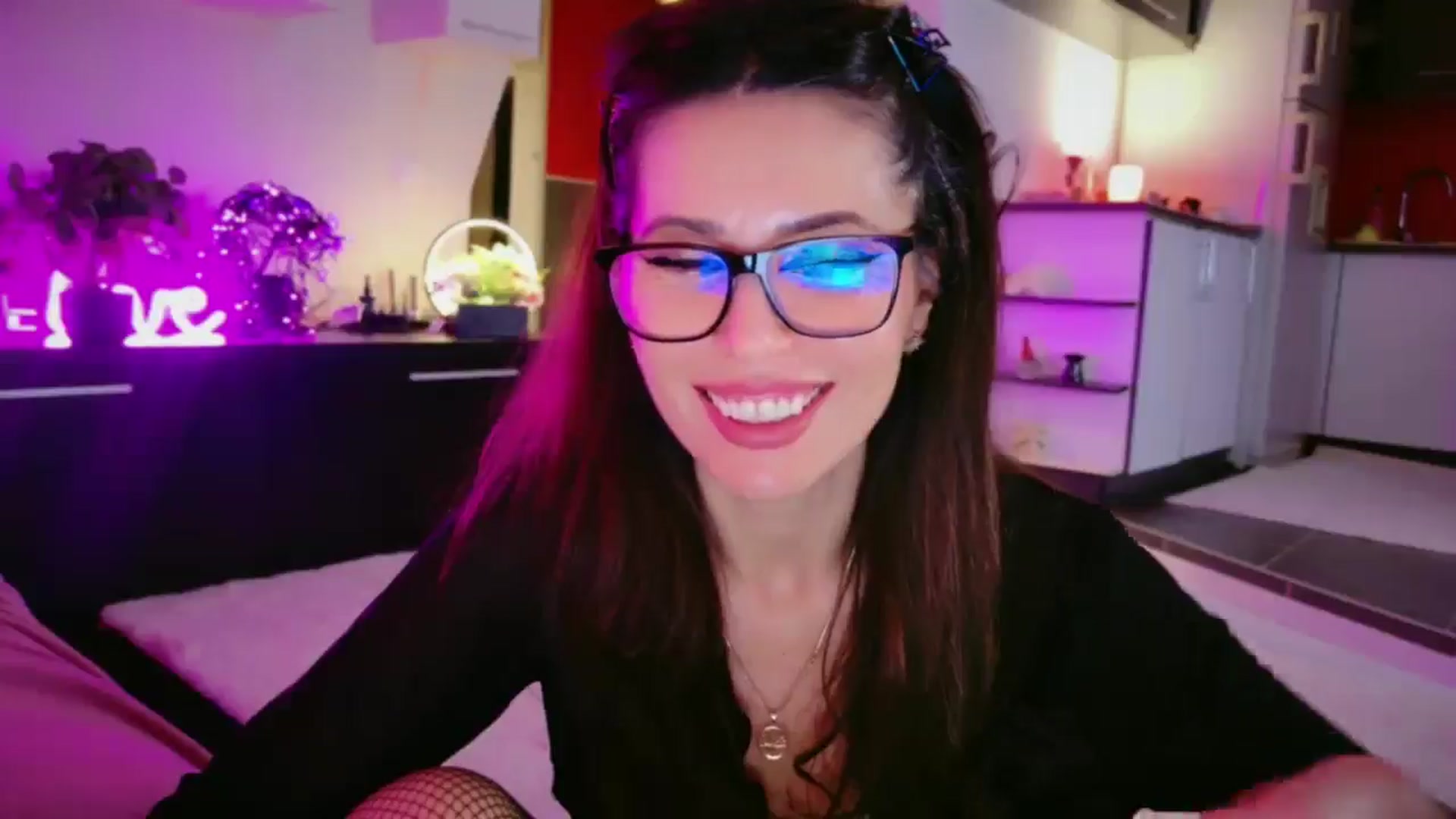 Gallery image thumbnail from SmileyTinaa's myfreecams stream on, 03/06/2026, 04:05 image 13 of 20