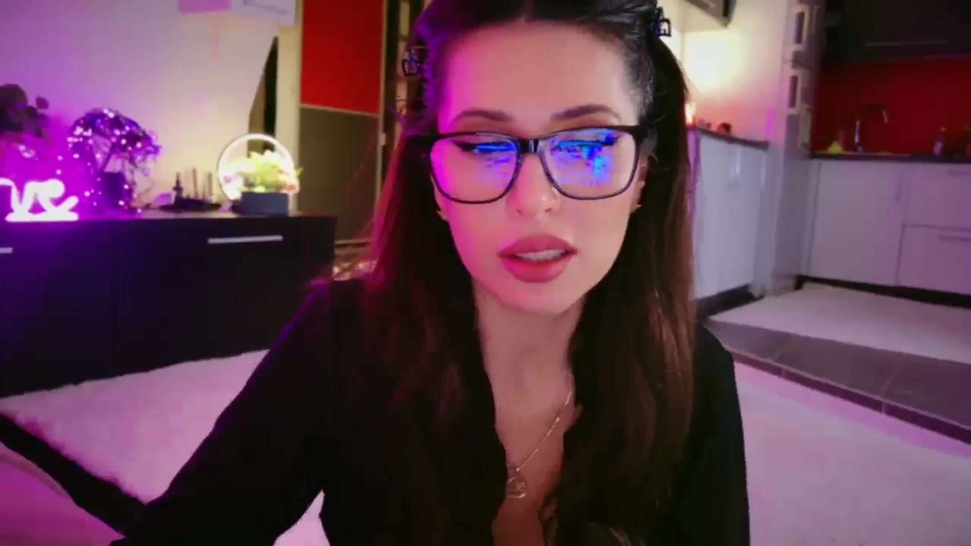 Gallery image thumbnail from SmileyTinaa's myfreecams stream on, 03/06/2026, 04:05 image 5 of 20