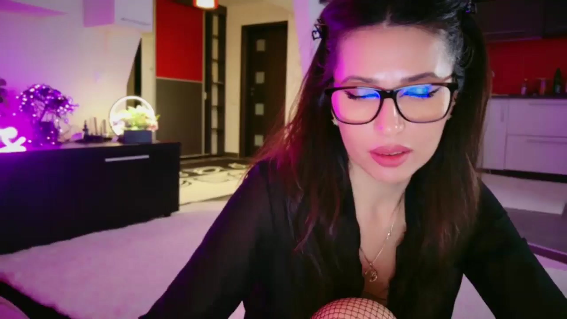 Gallery image thumbnail from SmileyTinaa's myfreecams stream on, 03/06/2026, 04:05 image 3 of 20