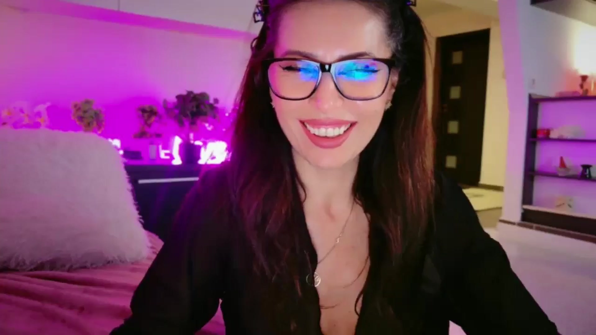 Gallery image thumbnail from SmileyTinaa's myfreecams stream on, 03/06/2026, 04:05 image 8 of 20
