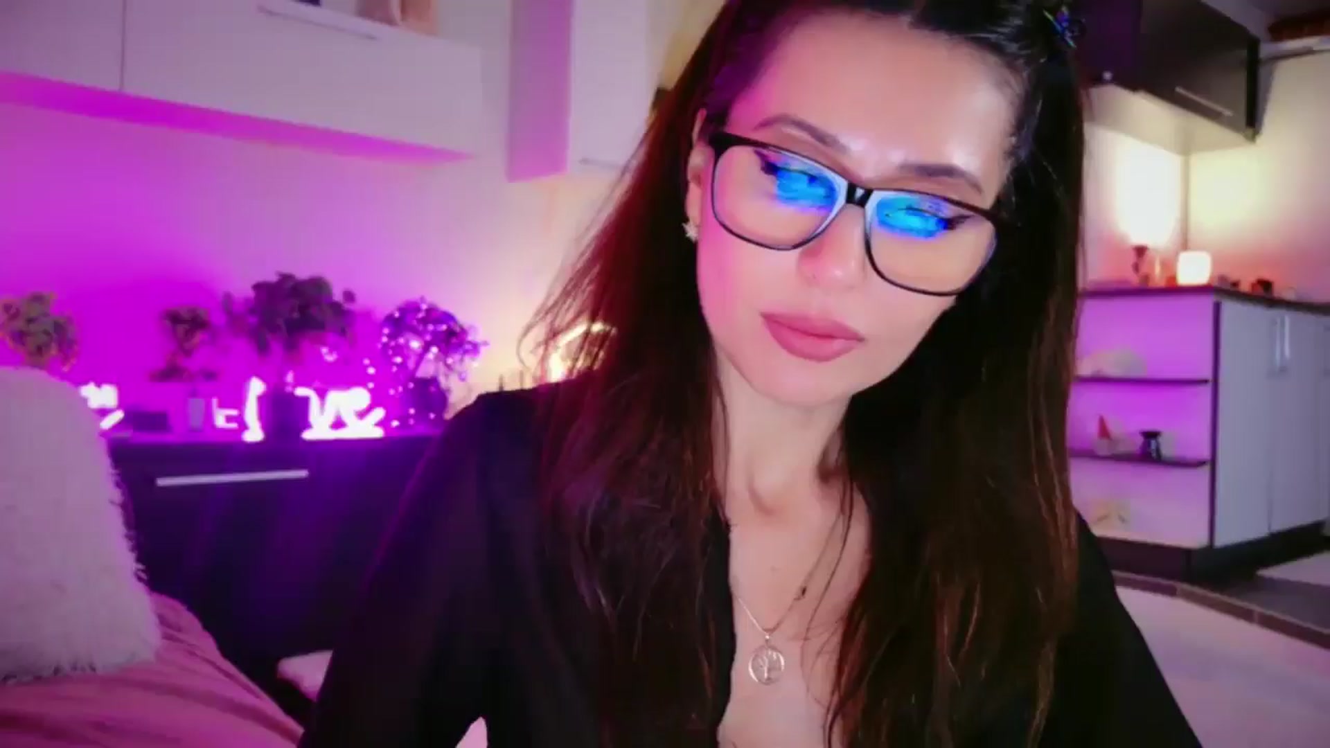 Gallery image thumbnail from SmileyTinaa's myfreecams stream on, 03/06/2026, 04:05 image 14 of 20