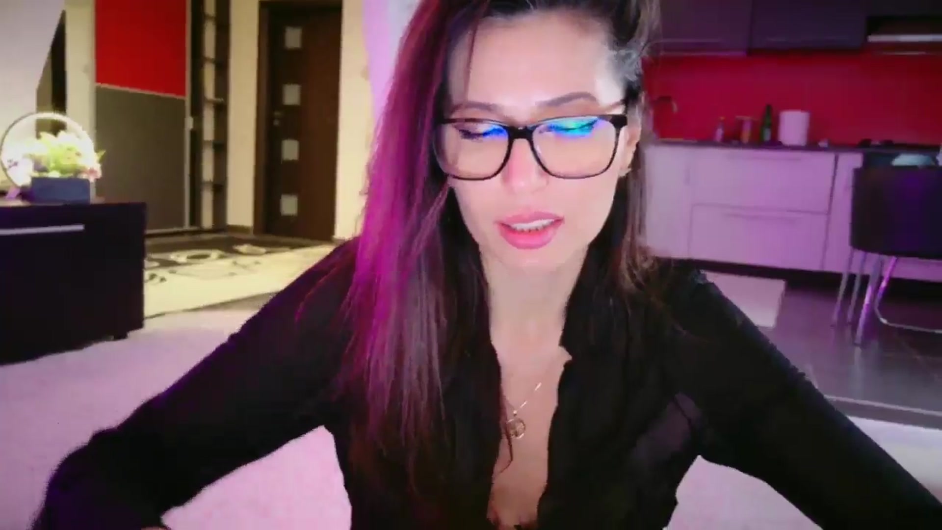 Gallery image thumbnail from SmileyTinaa's myfreecams stream on, 03/06/2026, 05:33 image 9 of 20