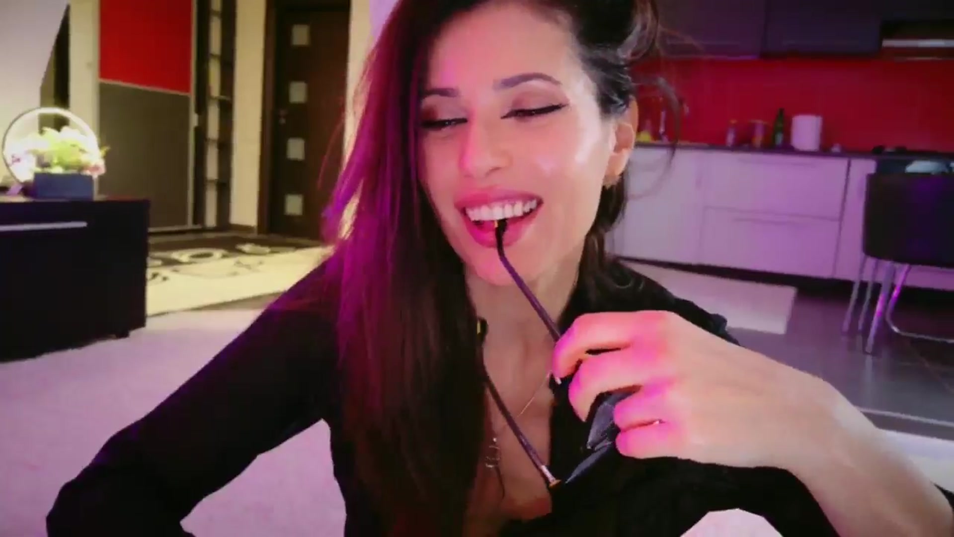 Gallery image thumbnail from SmileyTinaa's myfreecams stream on, 03/06/2026, 05:33 image 8 of 20