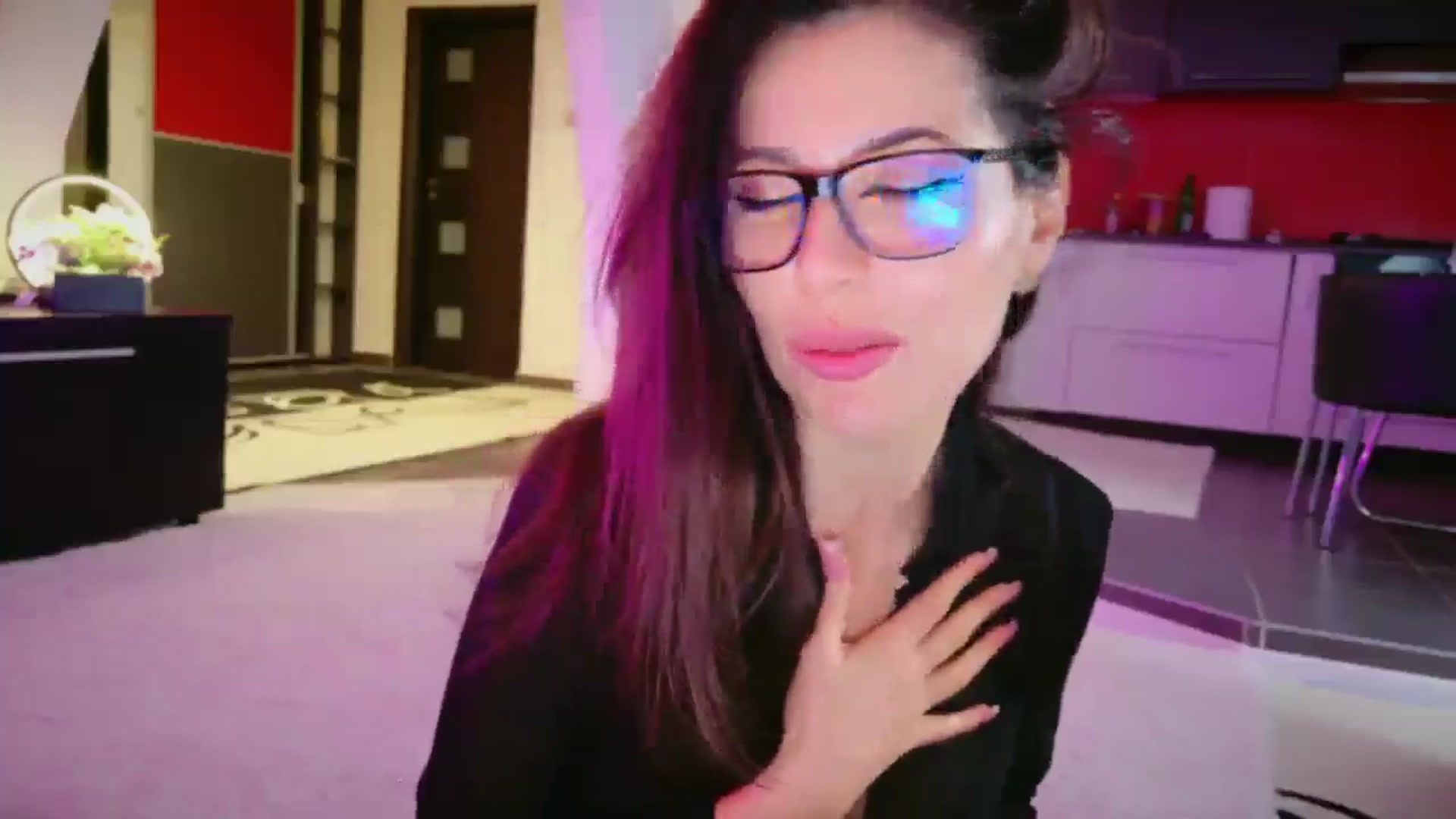 Gallery image thumbnail from SmileyTinaa's myfreecams stream on, 03/06/2026, 05:33 image 6 of 20