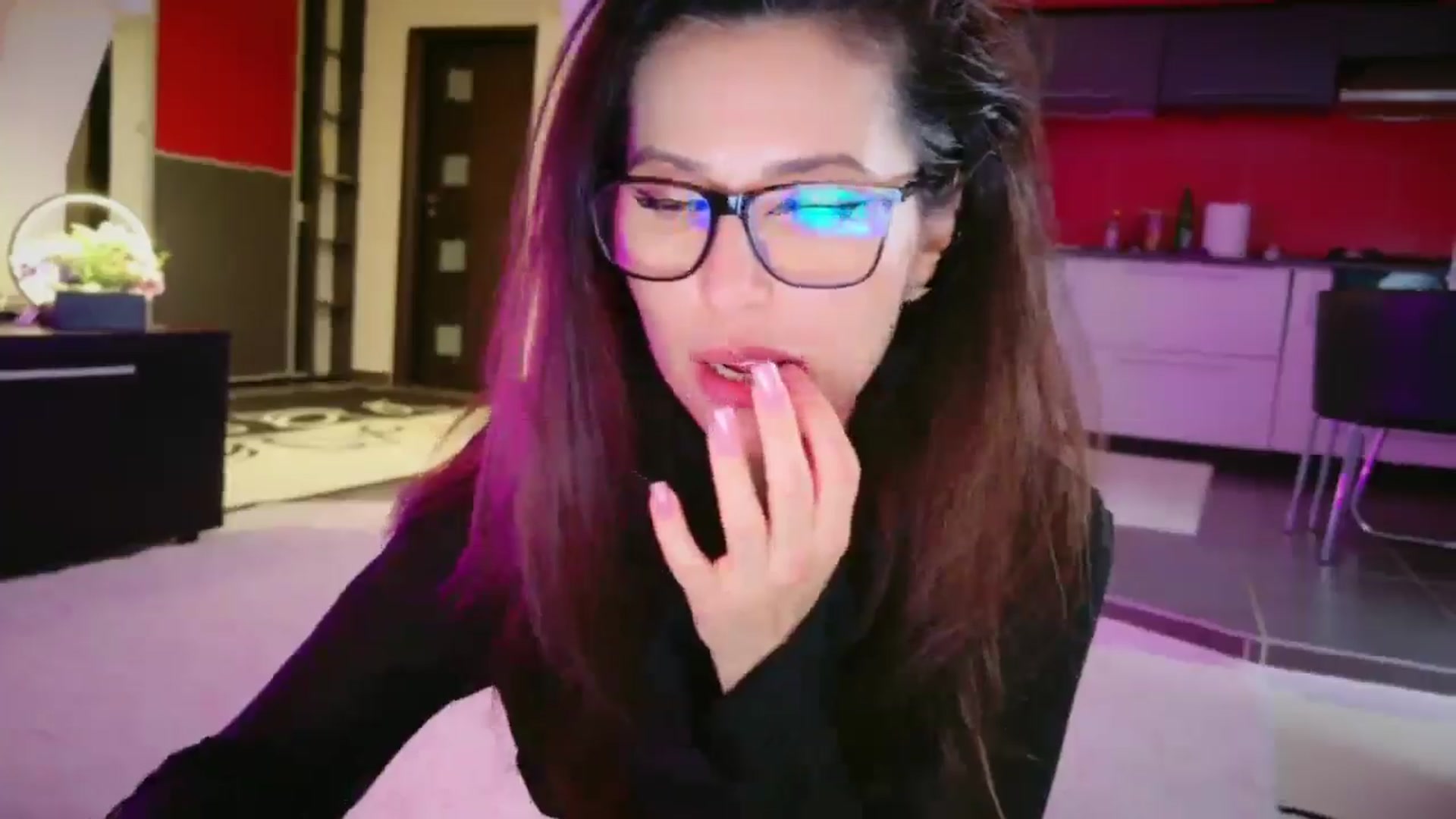 Gallery image thumbnail from SmileyTinaa's myfreecams stream on, 03/06/2026, 05:33 image 13 of 20