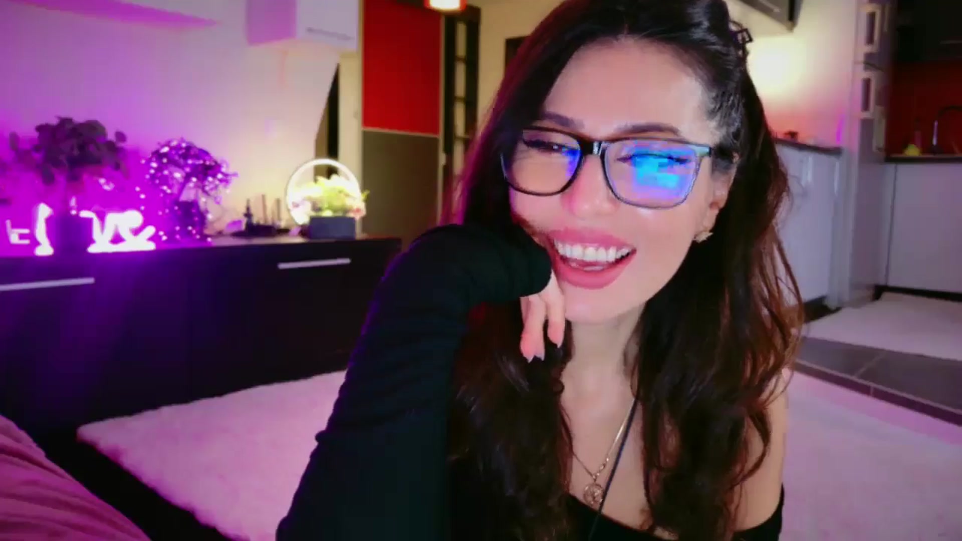 Gallery image thumbnail from SmileyTinaa's myfreecams stream on, 03/07/2026, 02:20 image 9 of 20