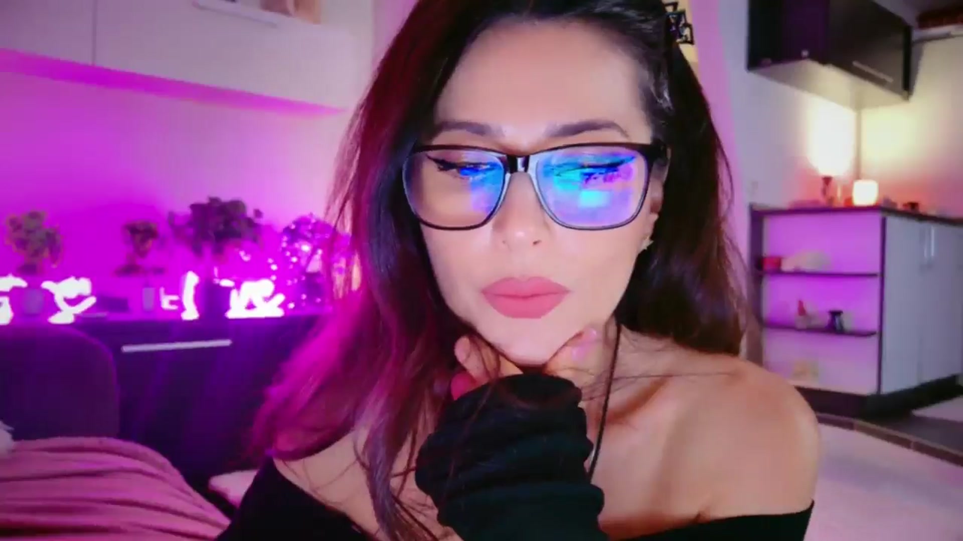 Gallery image thumbnail from SmileyTinaa's myfreecams stream on, 03/07/2026, 02:20 image 2 of 20