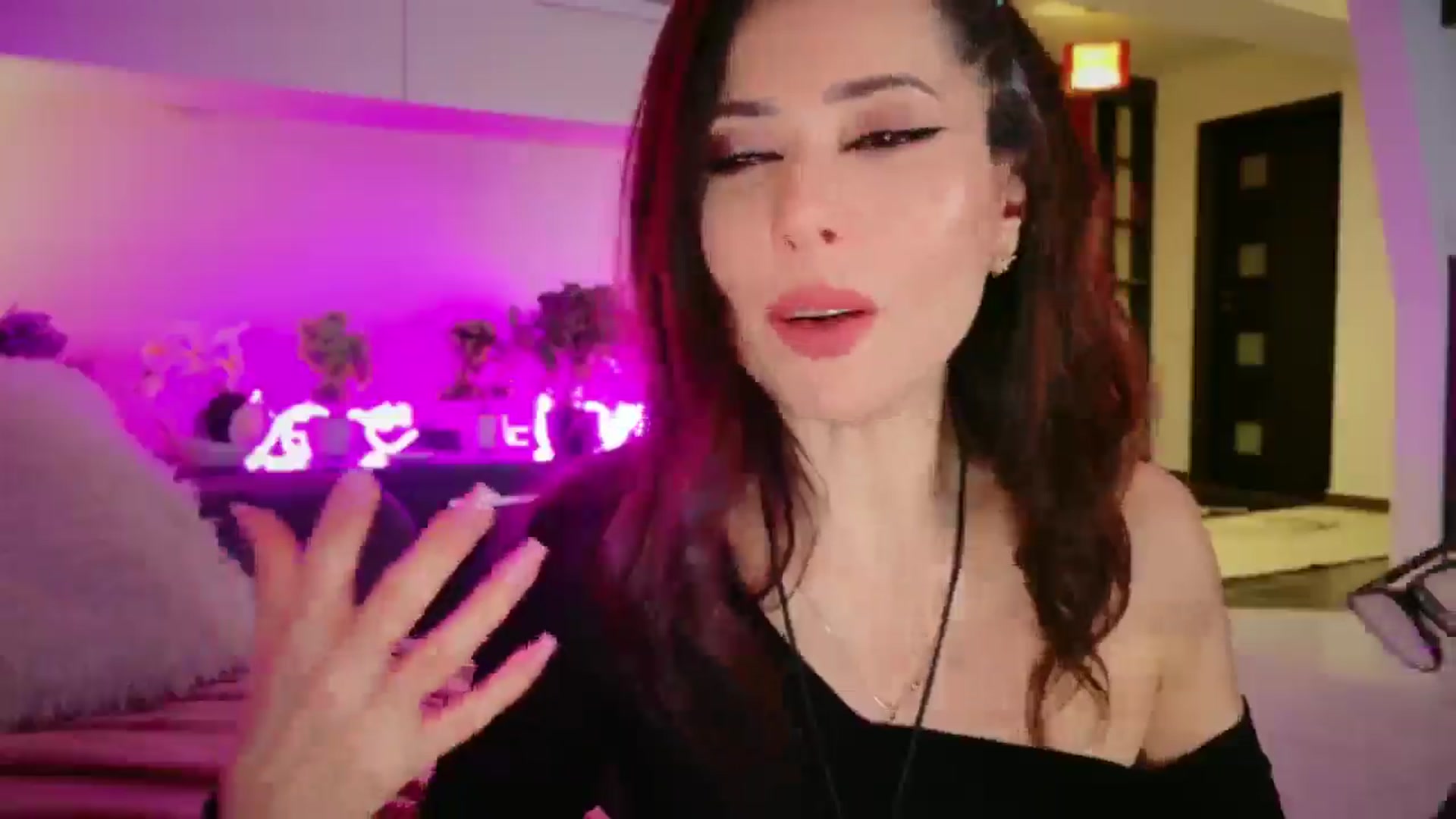 Gallery image thumbnail from SmileyTinaa's myfreecams stream on, 03/07/2026, 04:05 image 2 of 20