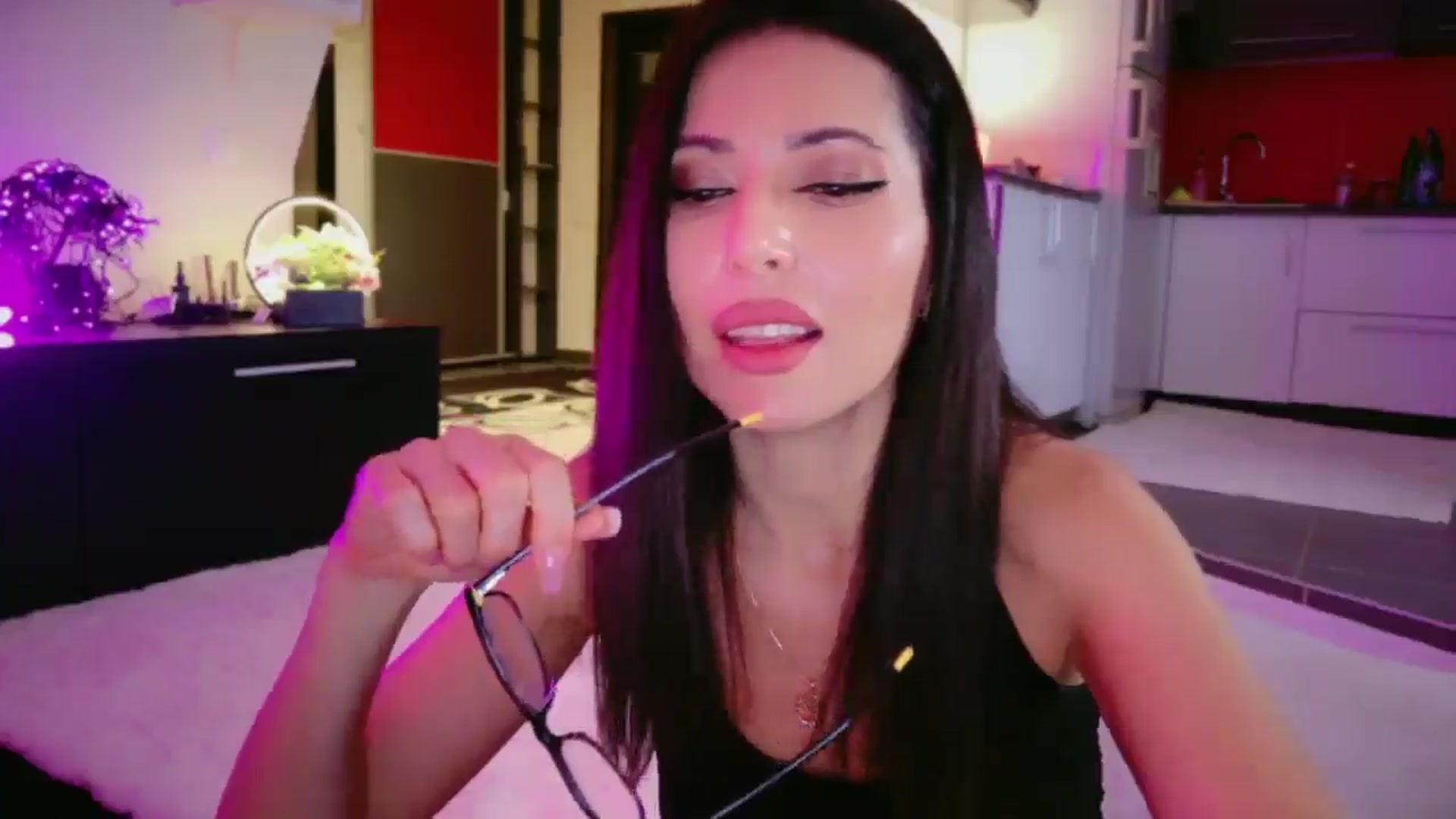 Gallery image thumbnail from SmileyTinaa's myfreecams stream on, 03/13/2026, 02:01 image 4 of 20