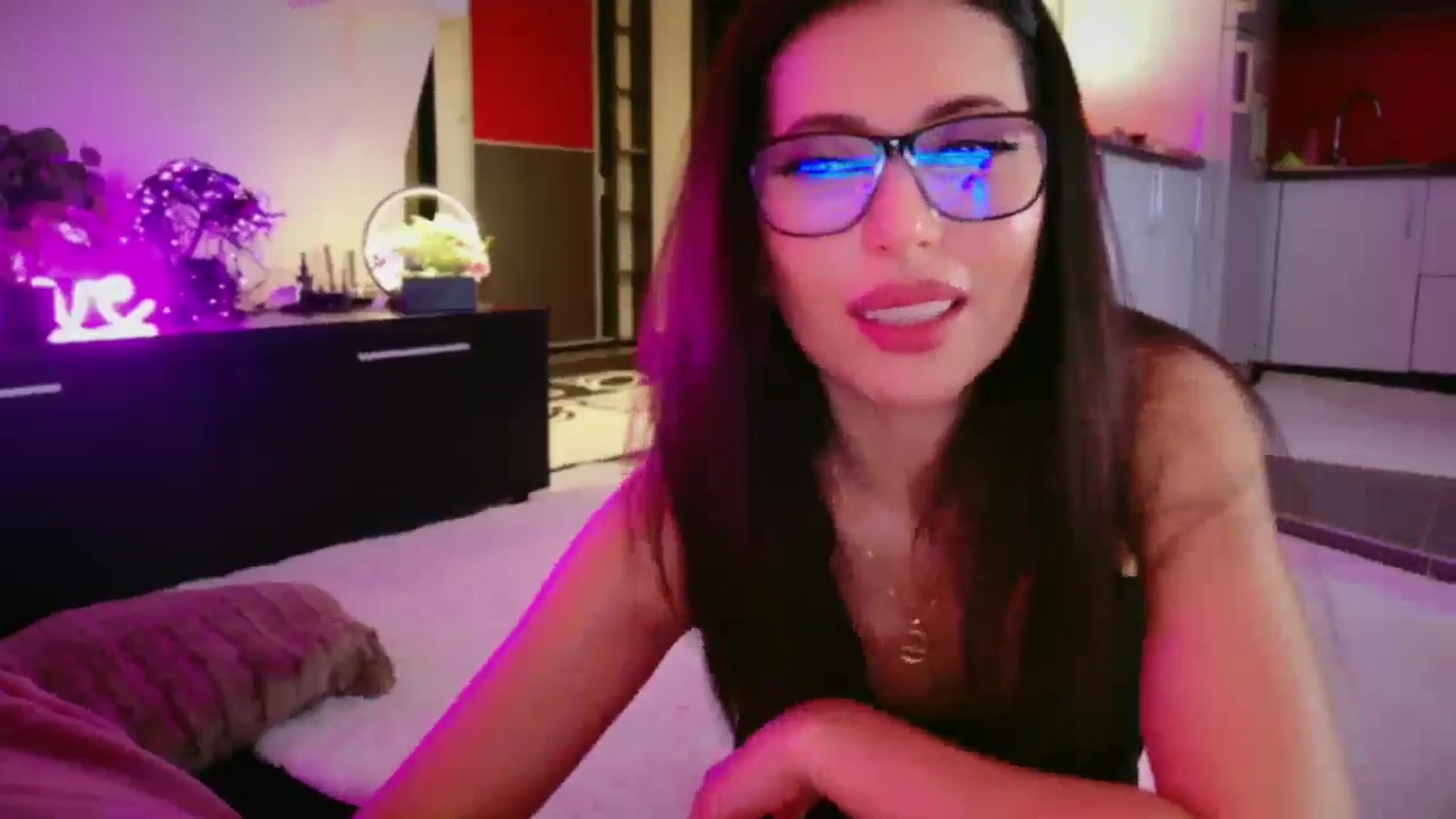 Gallery image thumbnail from SmileyTinaa's myfreecams stream on, 03/13/2026, 03:36 image 8 of 20