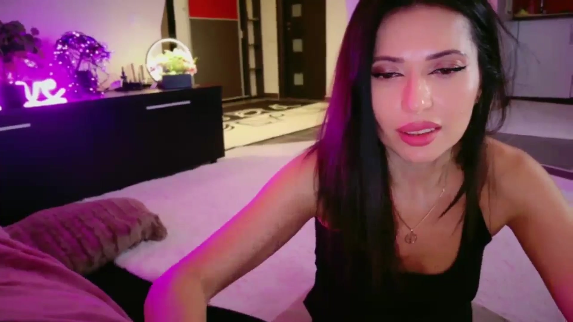 Gallery image thumbnail from SmileyTinaa's myfreecams stream on, 03/13/2026, 03:36 image 7 of 20
