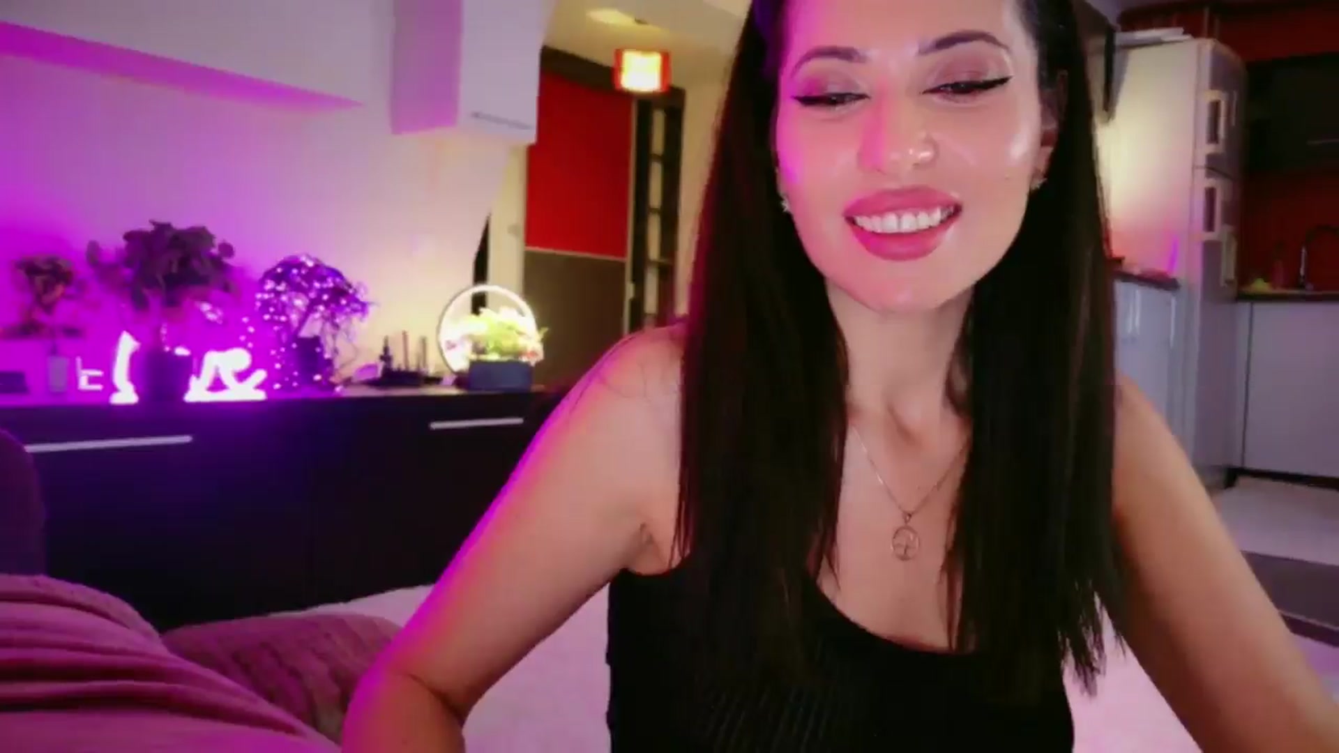 Gallery image thumbnail from SmileyTinaa's myfreecams stream on, 03/13/2026, 03:36 image 15 of 20