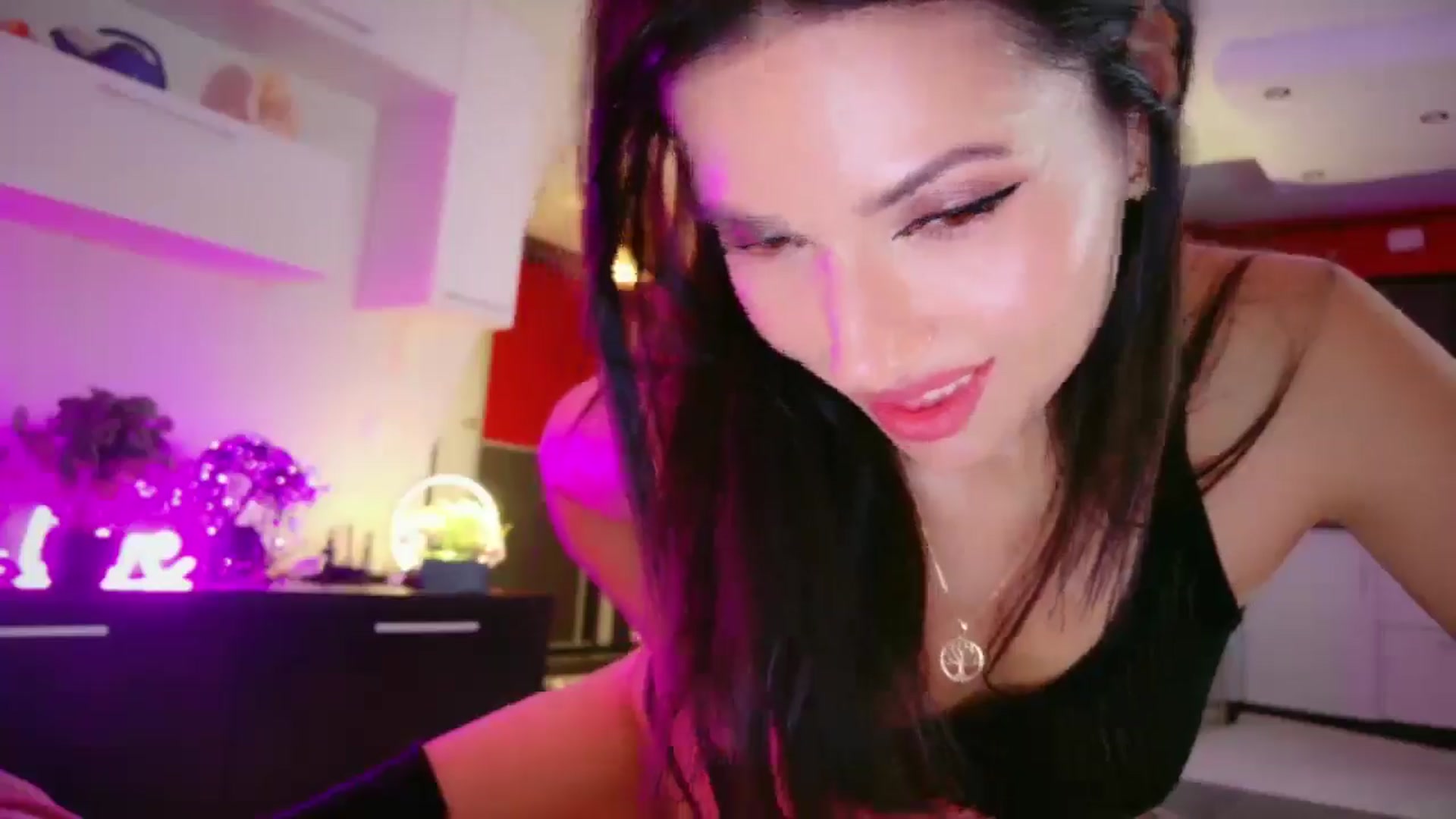 Gallery image thumbnail from SmileyTinaa's myfreecams stream on, 03/13/2026, 03:36 image 11 of 20