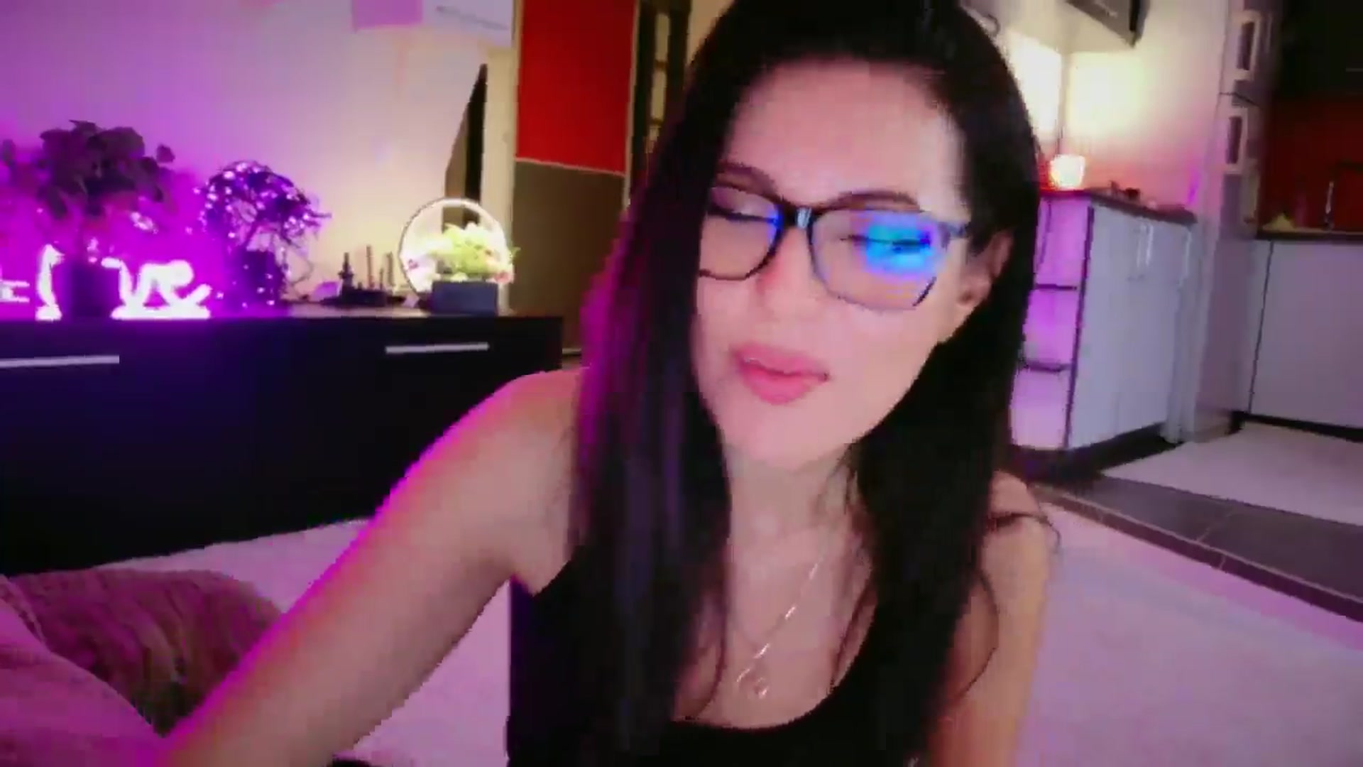 Gallery image thumbnail from SmileyTinaa's myfreecams stream on, 03/13/2026, 05:43 image 3 of 20