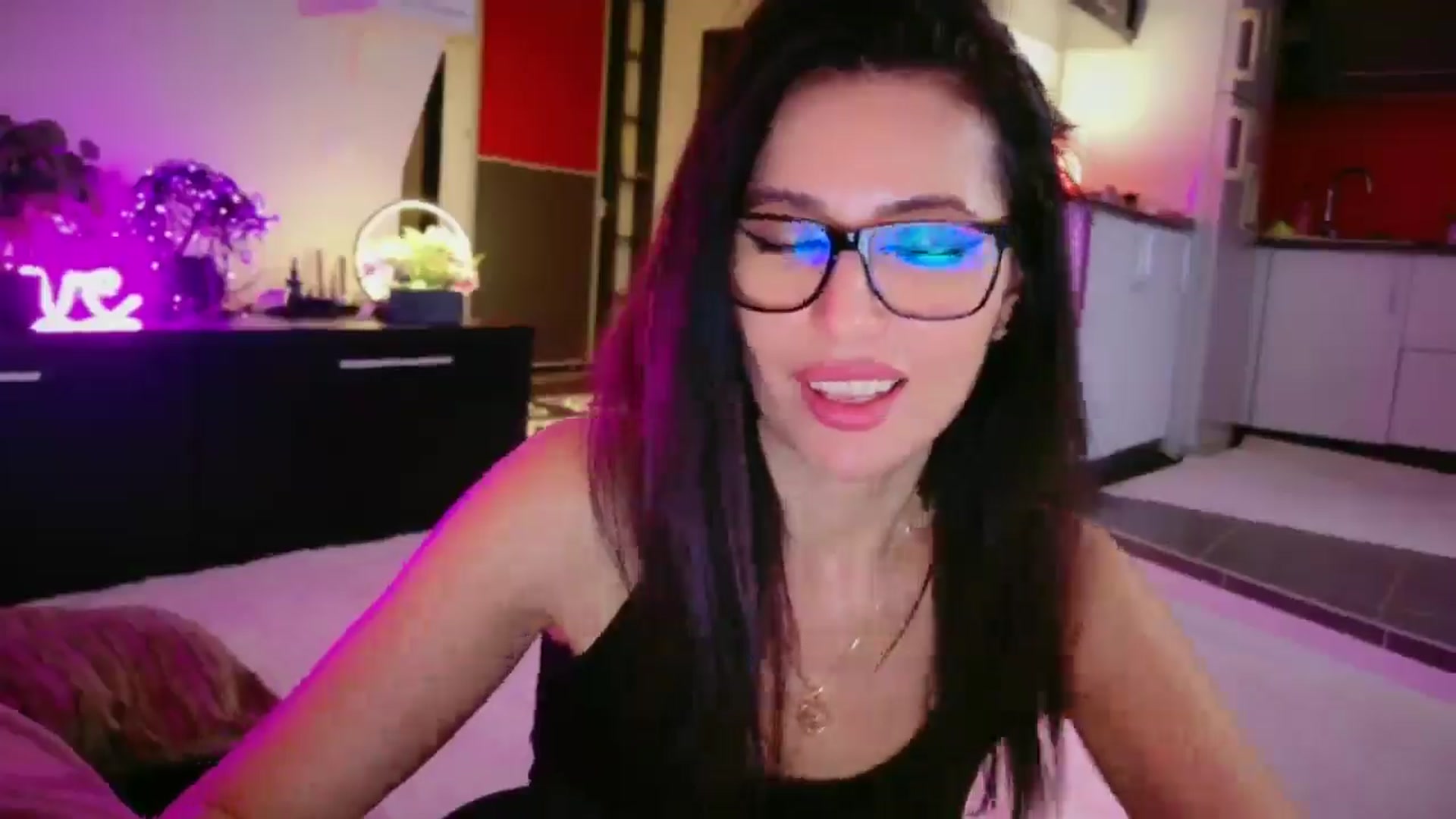 Gallery image thumbnail from SmileyTinaa's myfreecams stream on, 03/13/2026, 05:43 image 6 of 20