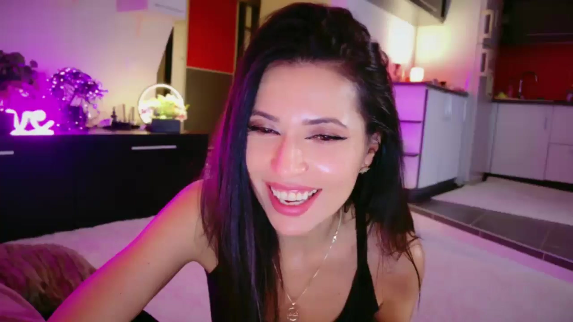 Gallery image thumbnail from SmileyTinaa's myfreecams stream on, 03/13/2026, 05:43 image 5 of 20