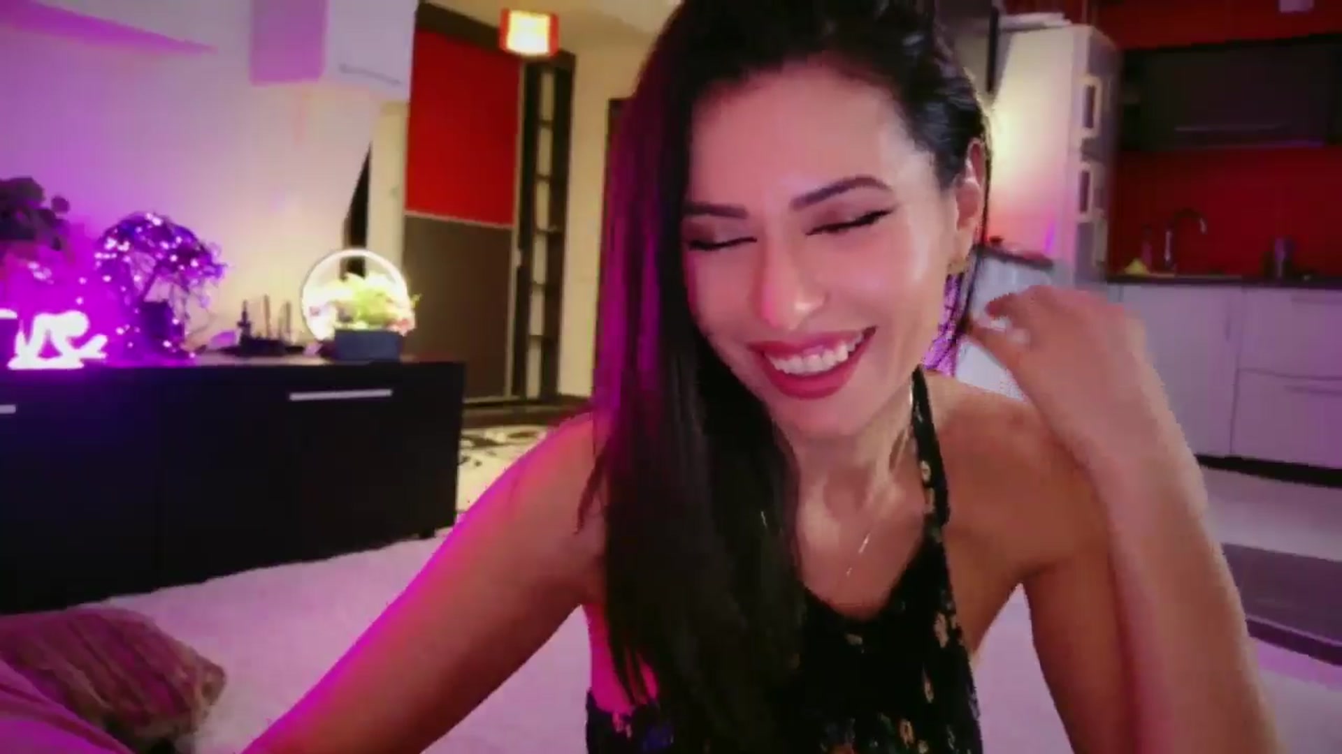 Gallery image thumbnail from SmileyTinaa's myfreecams stream on, 03/14/2026, 02:42 image 14 of 20