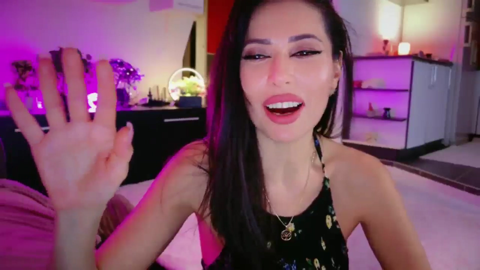 Gallery image thumbnail from SmileyTinaa's myfreecams stream on, 03/14/2026, 02:42 image 5 of 20