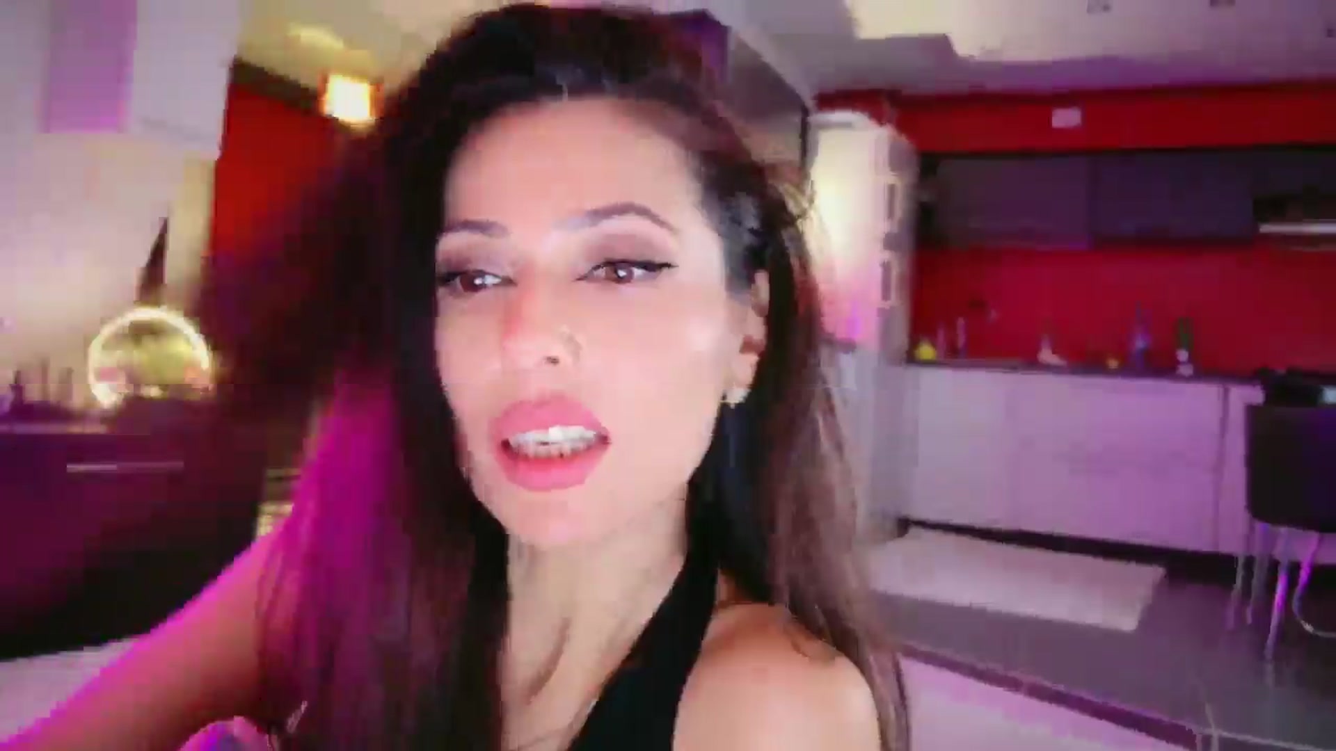 Gallery image thumbnail from SmileyTinaa's myfreecams stream on, 04/09/2026, 23:56 image 18 of 20