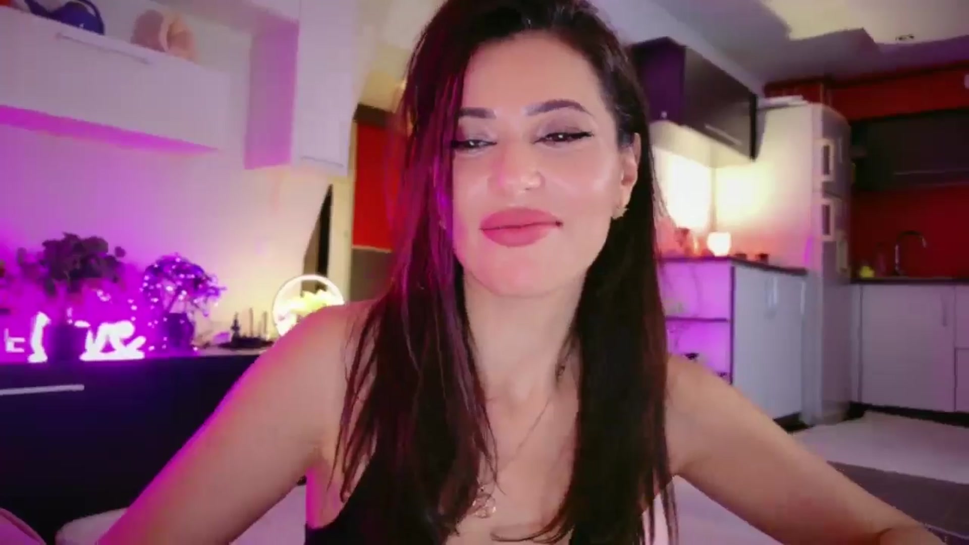 Gallery image thumbnail from SmileyTinaa's myfreecams stream on, 04/11/2026, 24:02 image 20 of 20