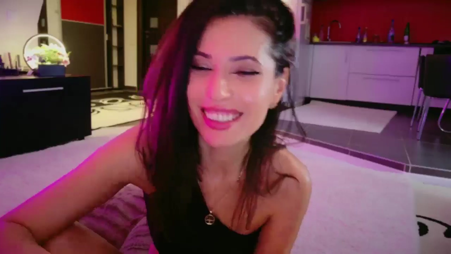 Gallery image thumbnail from SmileyTinaa's myfreecams stream on, 04/11/2026, 08:01 image 12 of 20